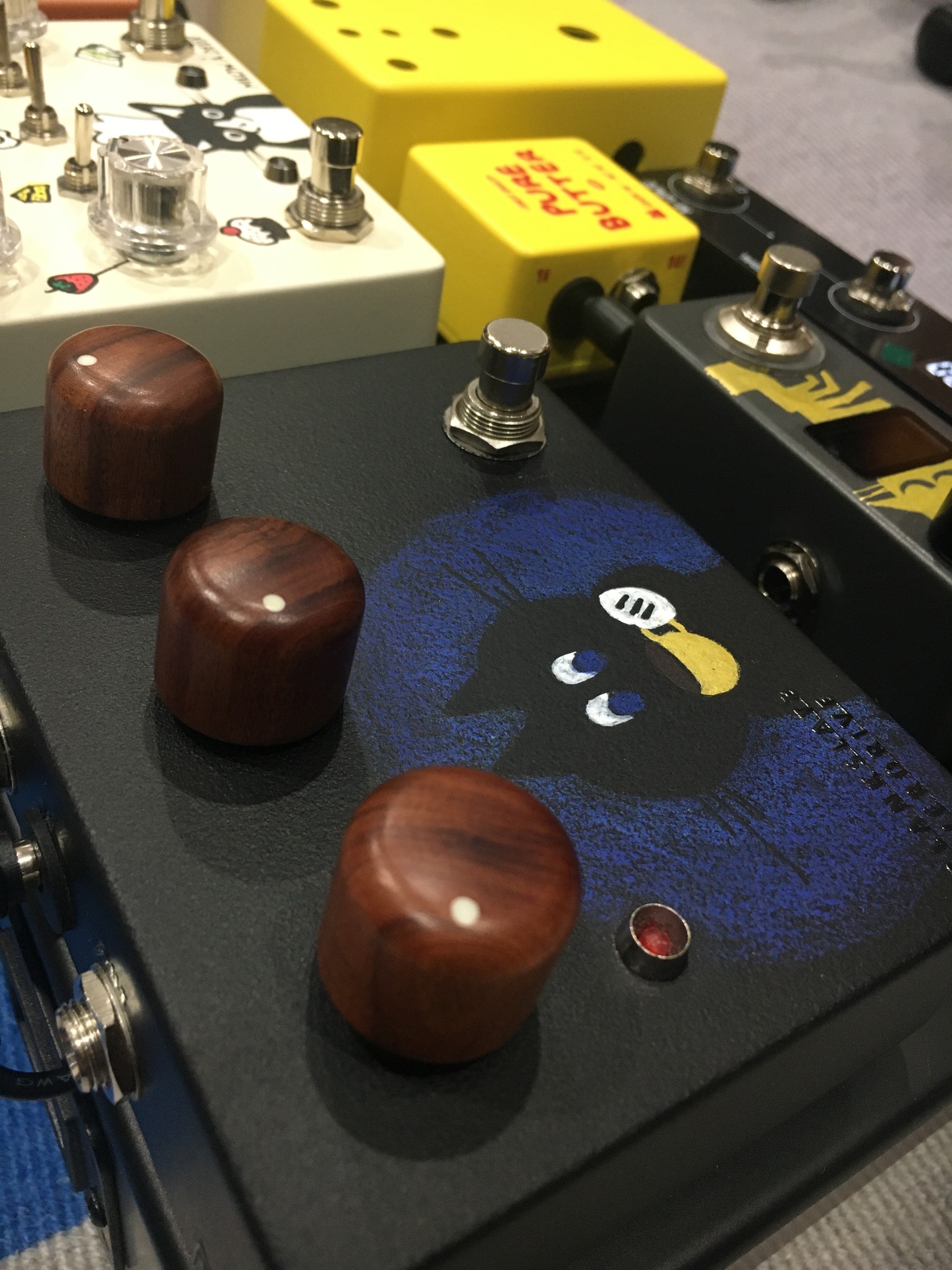 Custom pedal board with valeton gp5 and chocolate midi