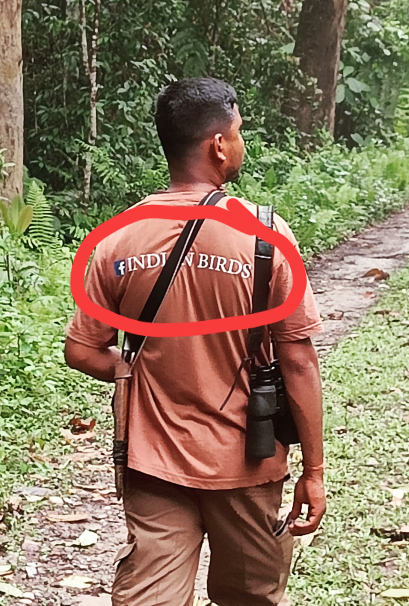 Bijoy, one of the brilliant guides of Soraipong ? #indianbirds