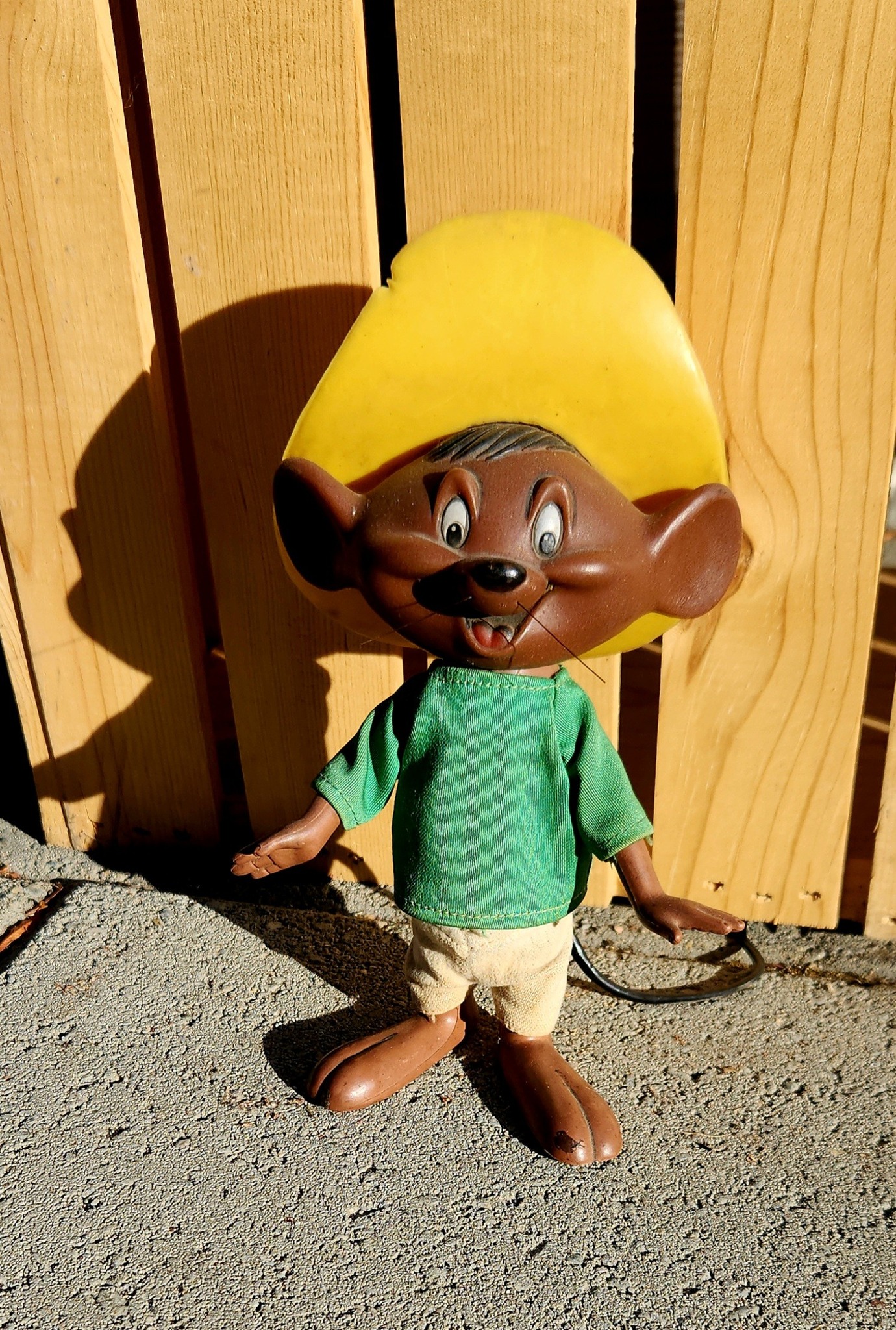 Vintage Speedy Gonzalez cartoon character shirt