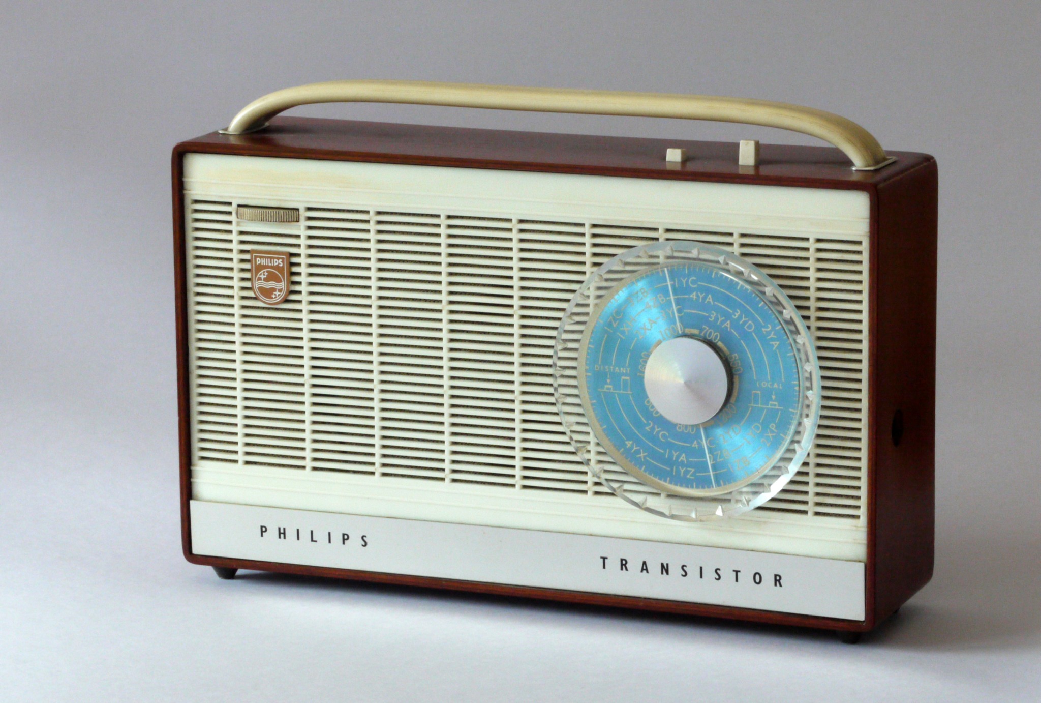 1959 New Zealand-made L3Z91T/01 radio with unique cherrywood case