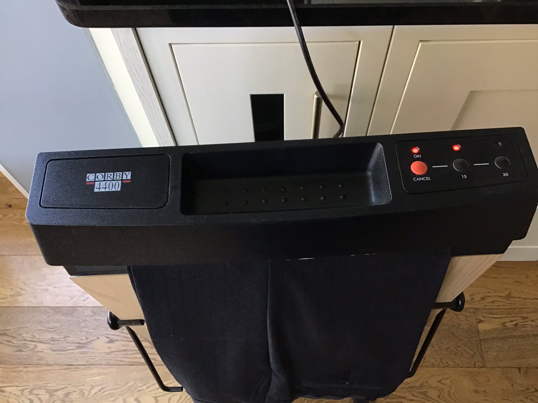 FREEBIE FRIDAY Corby 4400 Trouser Press. Fully working. 15 minute 