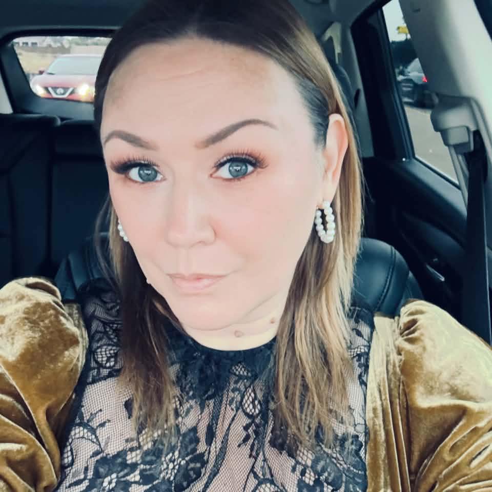 Maegan Farrell - Apparently I rescue birds now too 💚 | Facebook