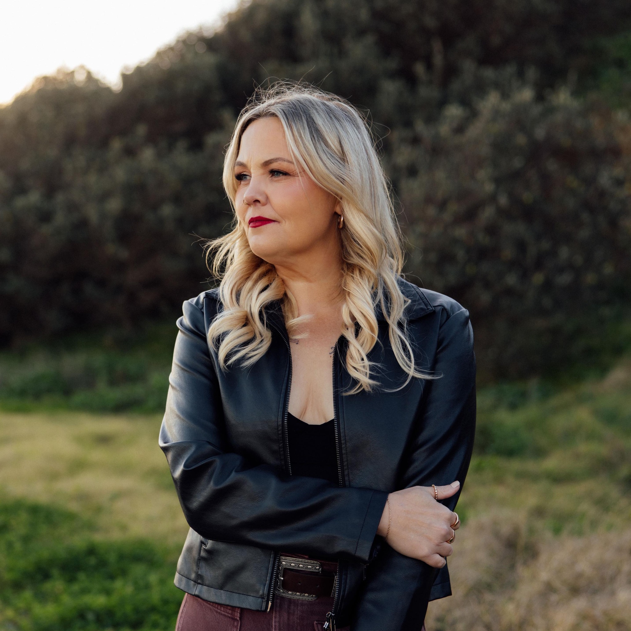 Maybe you’re crazy?….😝🤘 #rachlouisemusic #countrymusic #gnarlsbarkley # ...