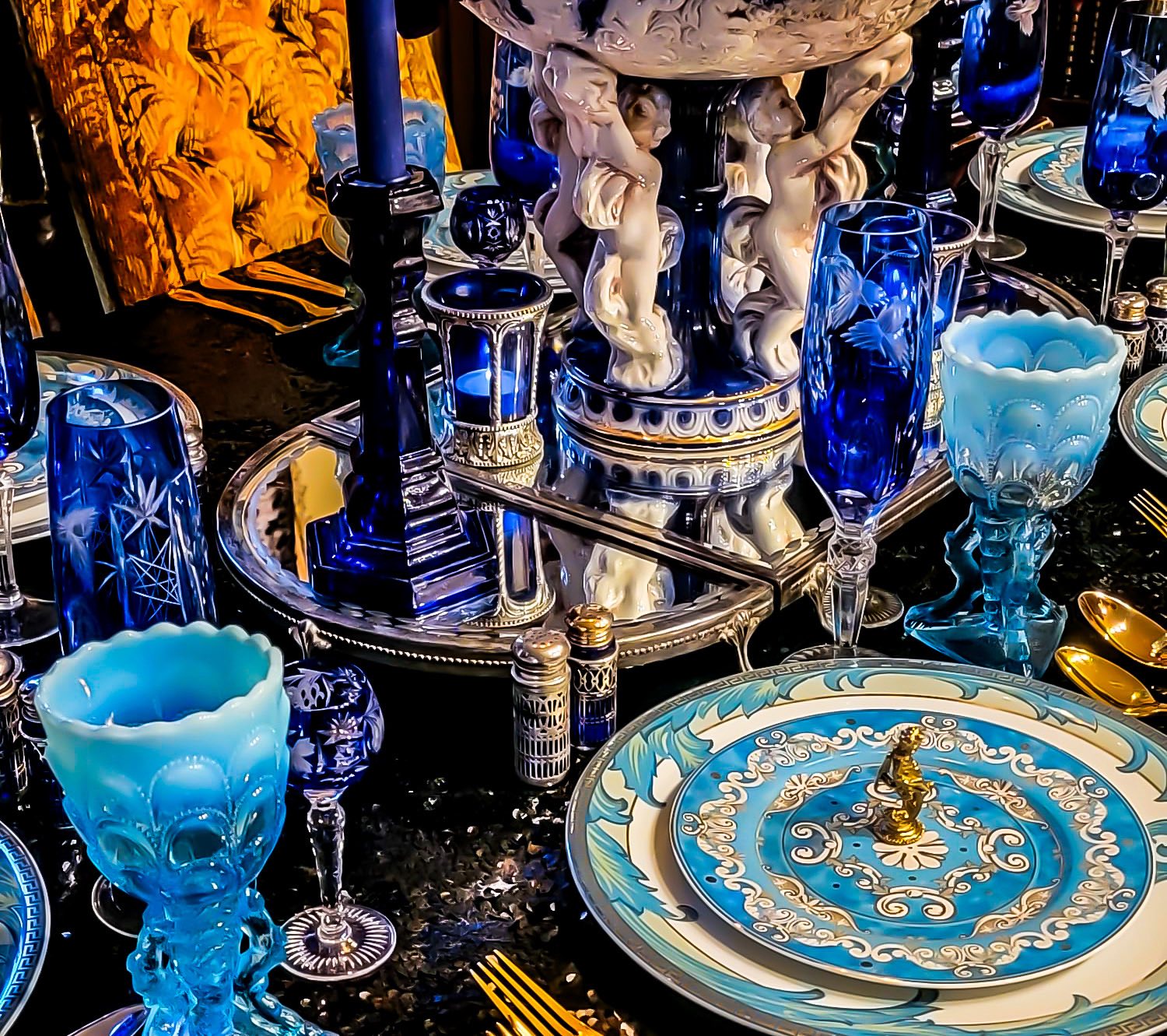 Authentic Versace by Rosenthal 30-piece dinnerware set in the 