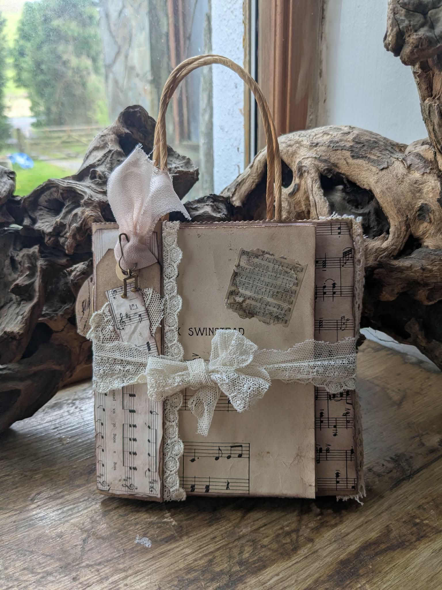 junk journal＆ペーパーバッグ I really enjoyed turning this brown paper bag into a Junk Journal…