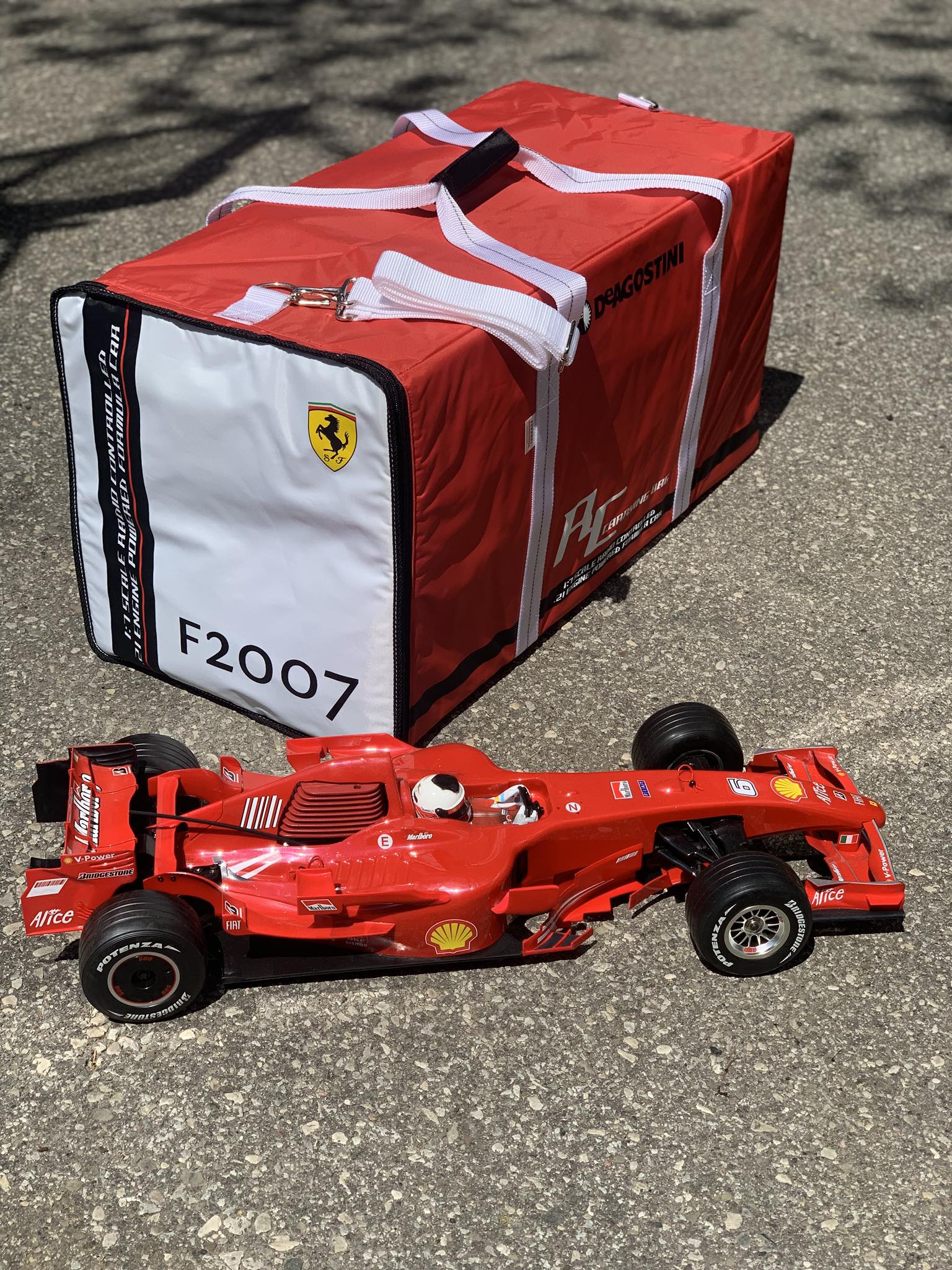 The DeAgostini Kyosho F2007 1/7 almost complete! 🏎️🏁