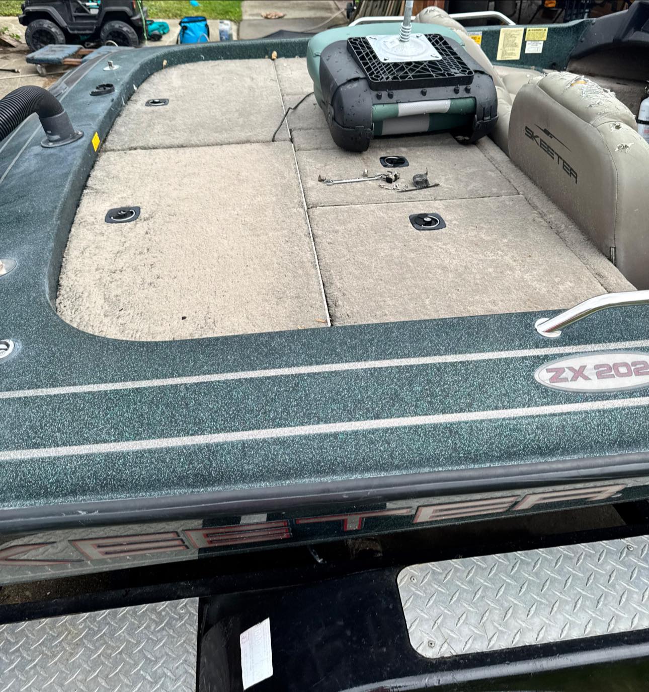 マコ What are the best scuppers and splash guards for a 1998 Dorado 202
