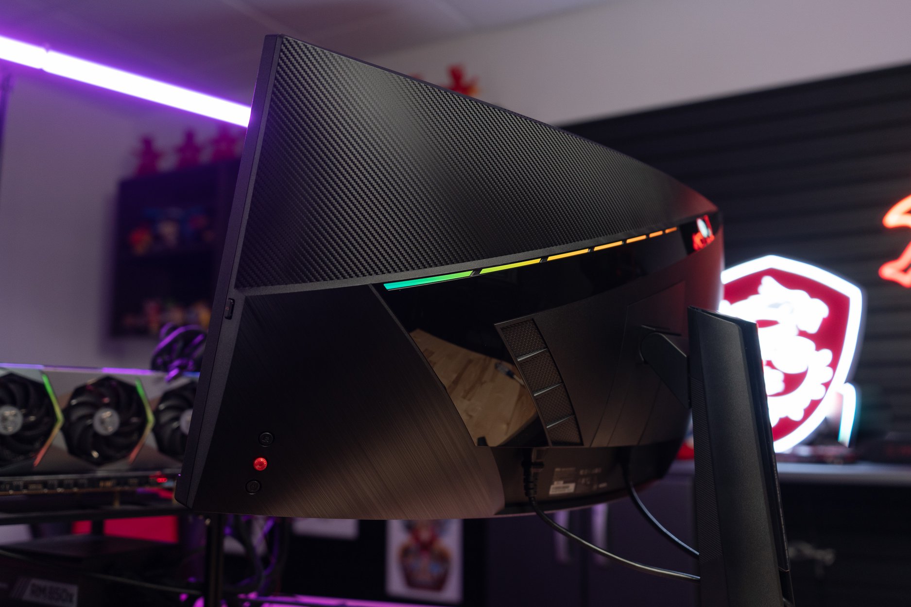 This highly rated curved gaming monitor just fell to $89.99 on Amazon