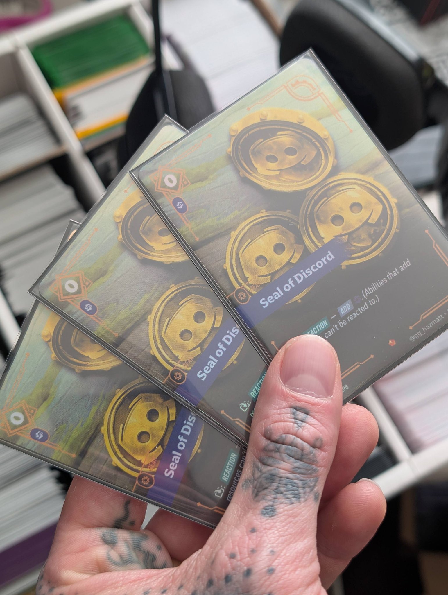Creating proxy Discord app logo cards for League of Legends