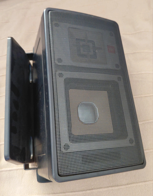 What is the Sony speaker model without logos, similar to APM-X5A?