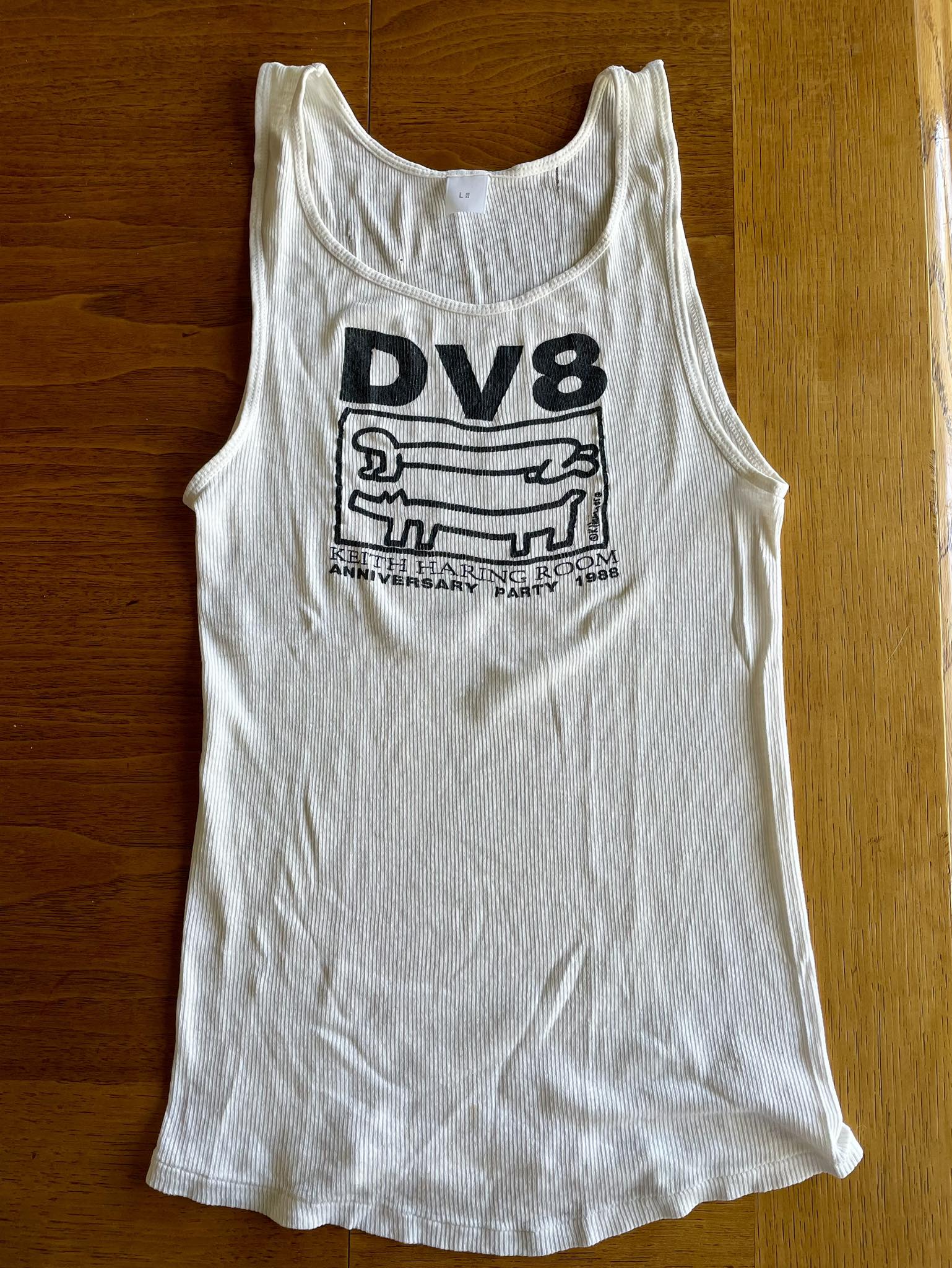 dv8 and keith haring room art pieces