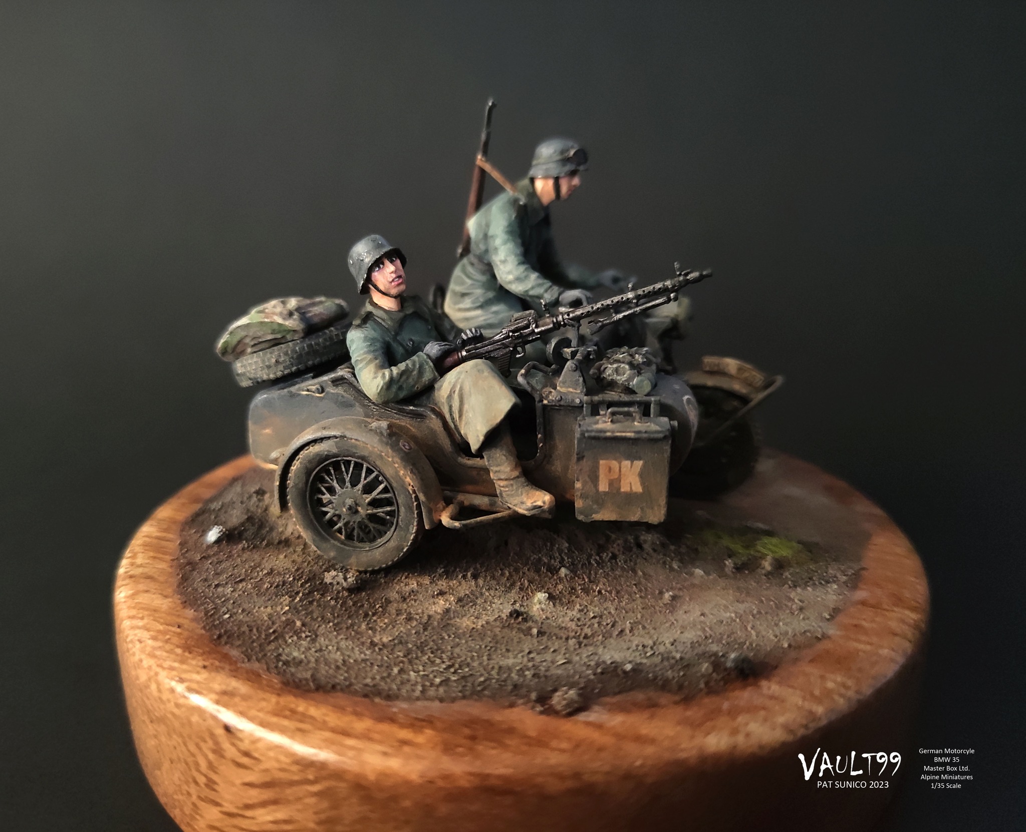Tamiya 1/6 scale： German BMW R75 police motorcycle model kit