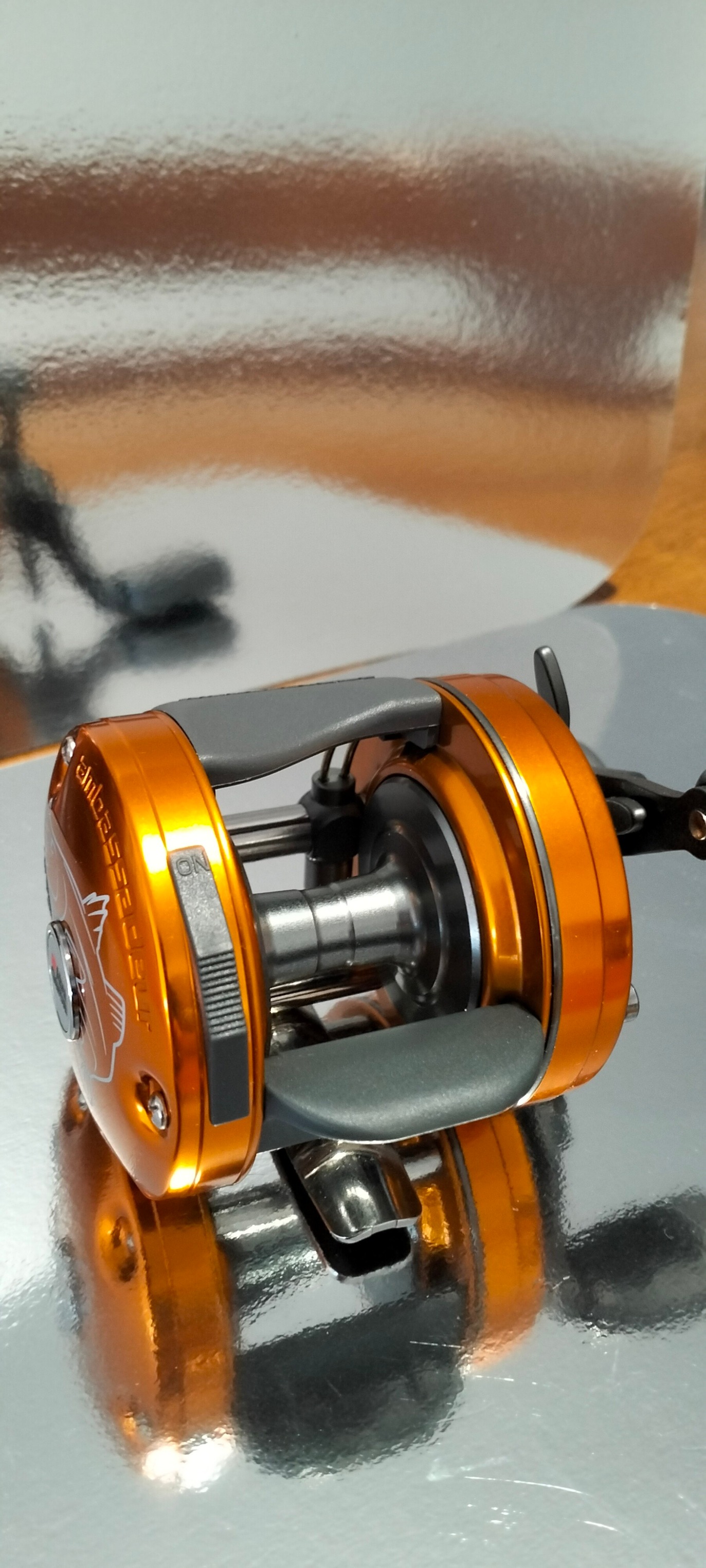 abu garcia ambassadeur 5500 c4 Conventional Reel, Size 5600 (1292714), 4 Stainless Steel Ball Bearings + 1 Roller Bearing, Carbon Fiber Star Drag, Max of 15lb 65cm/per handle rotation Maximum Drag force Abu Garcia Ambassadeur C4 Classic