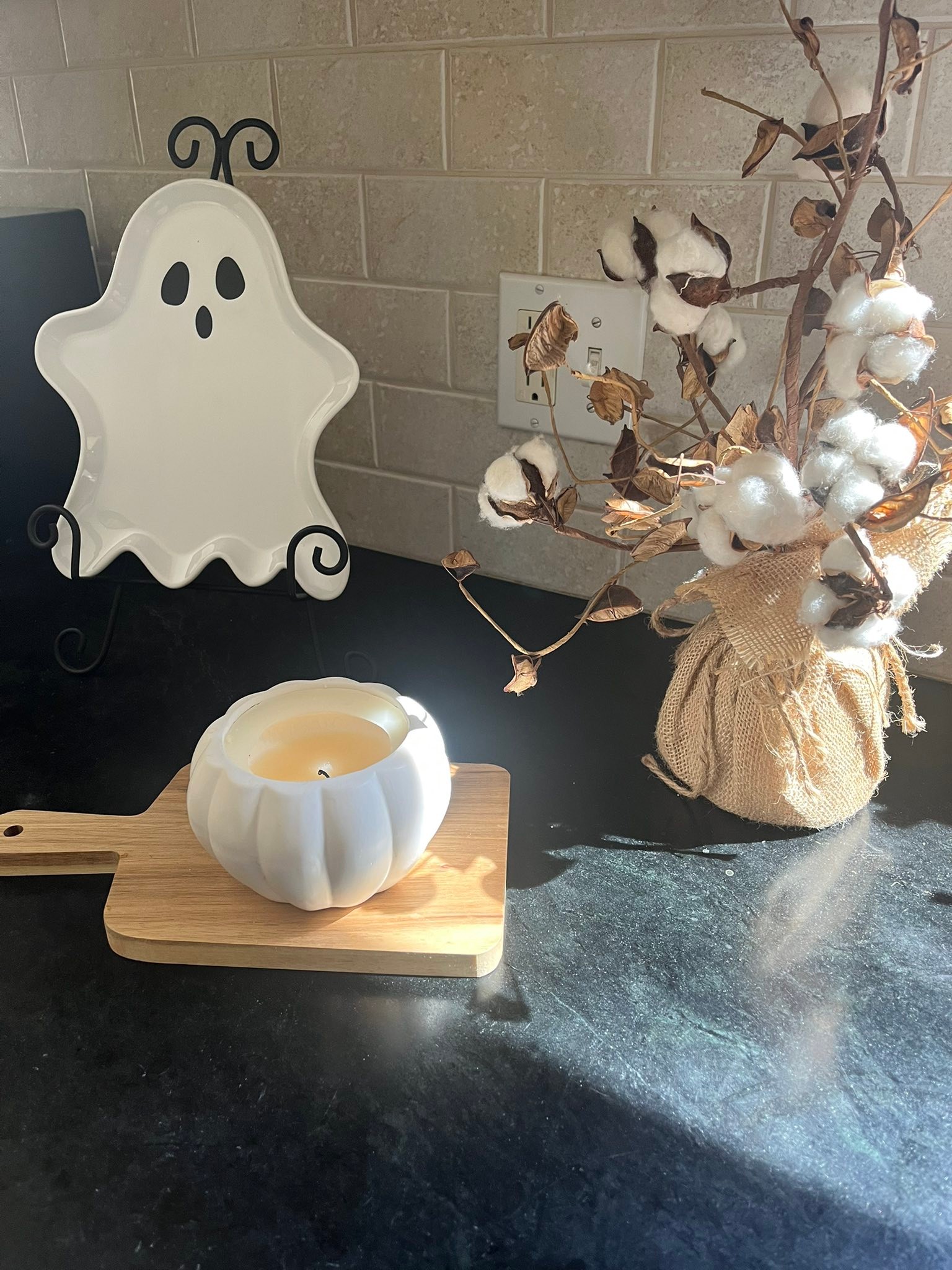 I love the ghost plate!! It was $4.99 in the aisle 👻 get u one!!