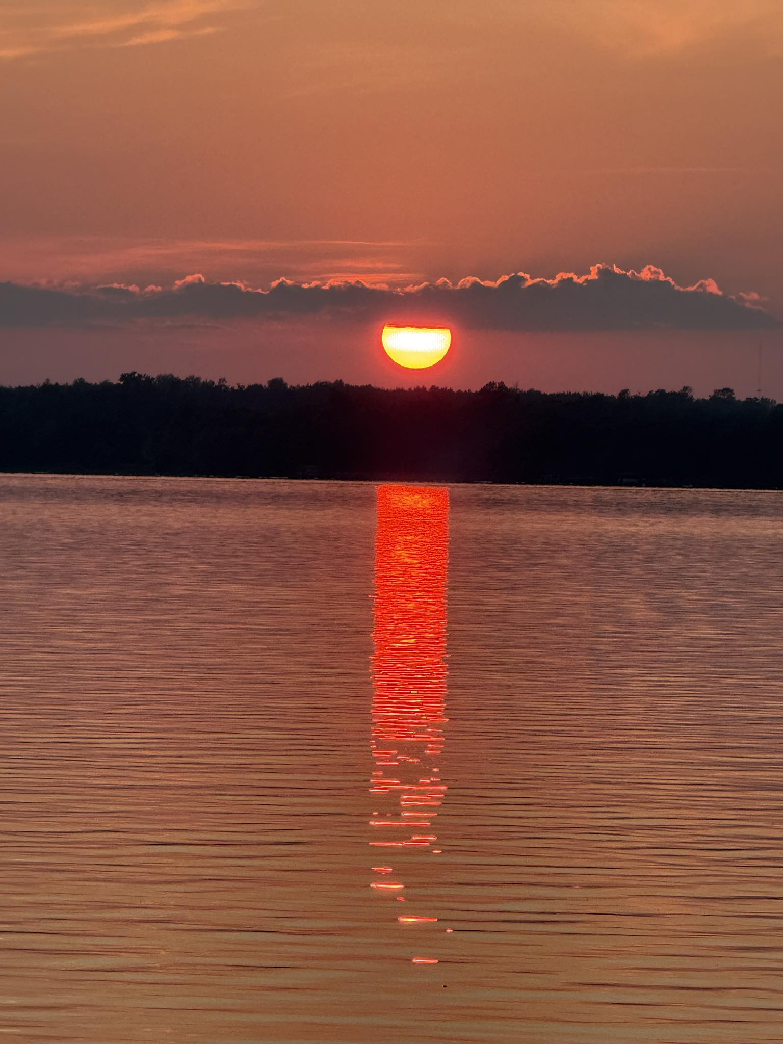 Description of a serene sunset in Minnesota