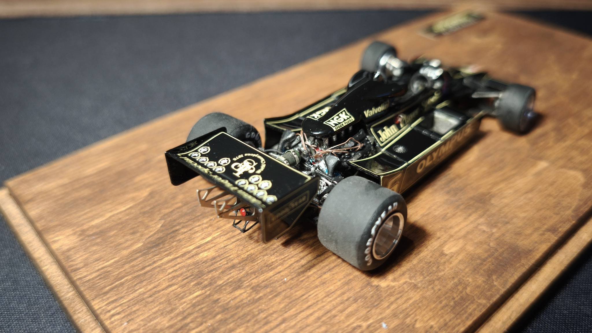 Building Lotus 78 Ronnie Peterson's Italian GP 1978 car from Tameo kit