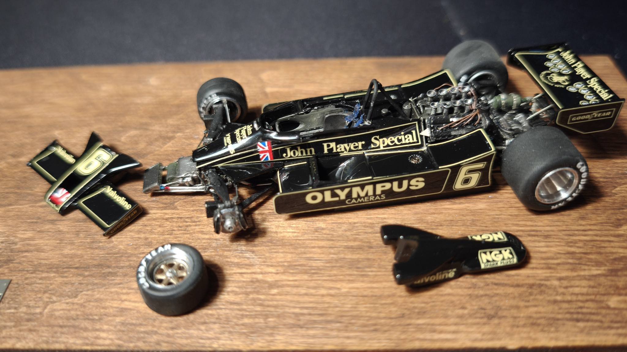 Building Lotus 78 Ronnie Peterson's Italian GP 1978 car from Tameo kit