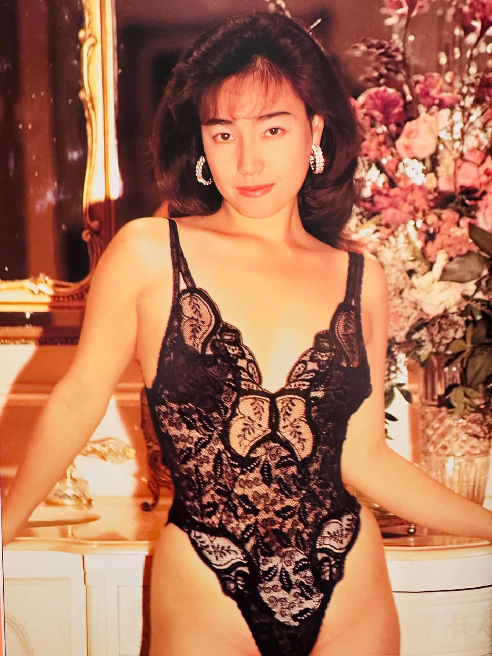 柏原芳恵 デビュー10周年記念写真集～1💕