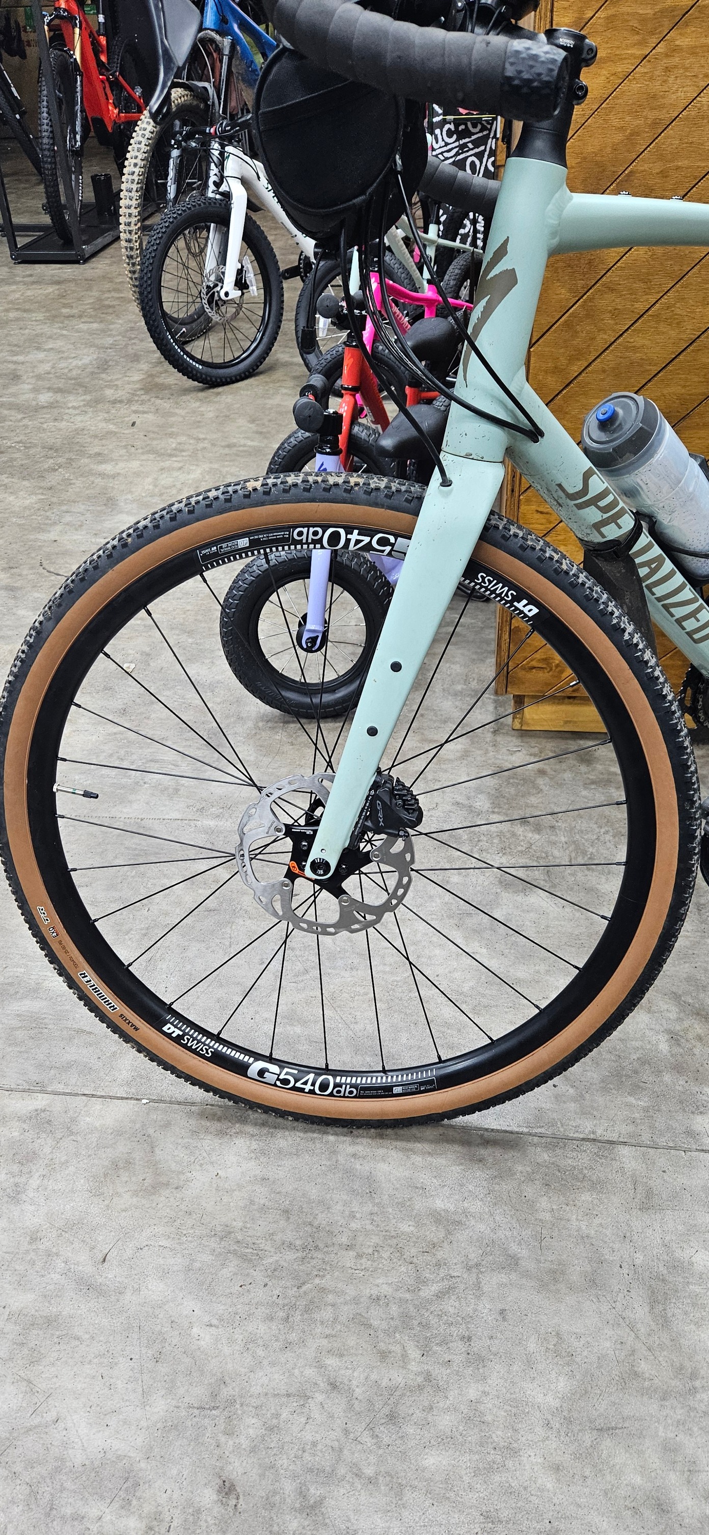 Upgraded front rim for disc rotor compatibility