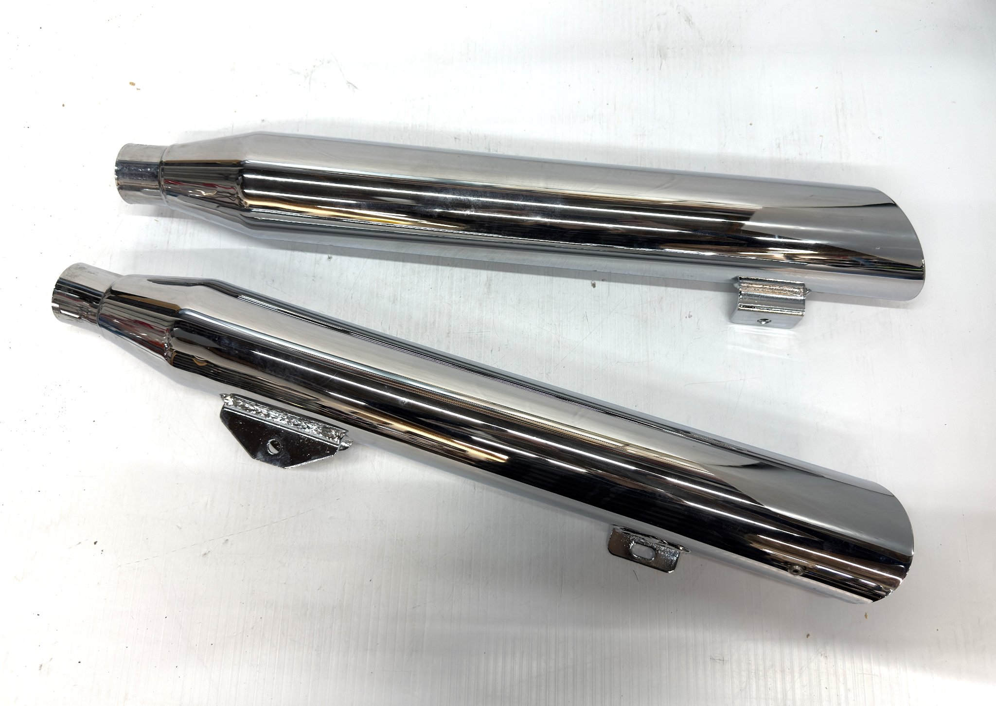 OEM Harley Mufflers Chrome 64987-08, 64705-08 for 2008-17 Dyna New