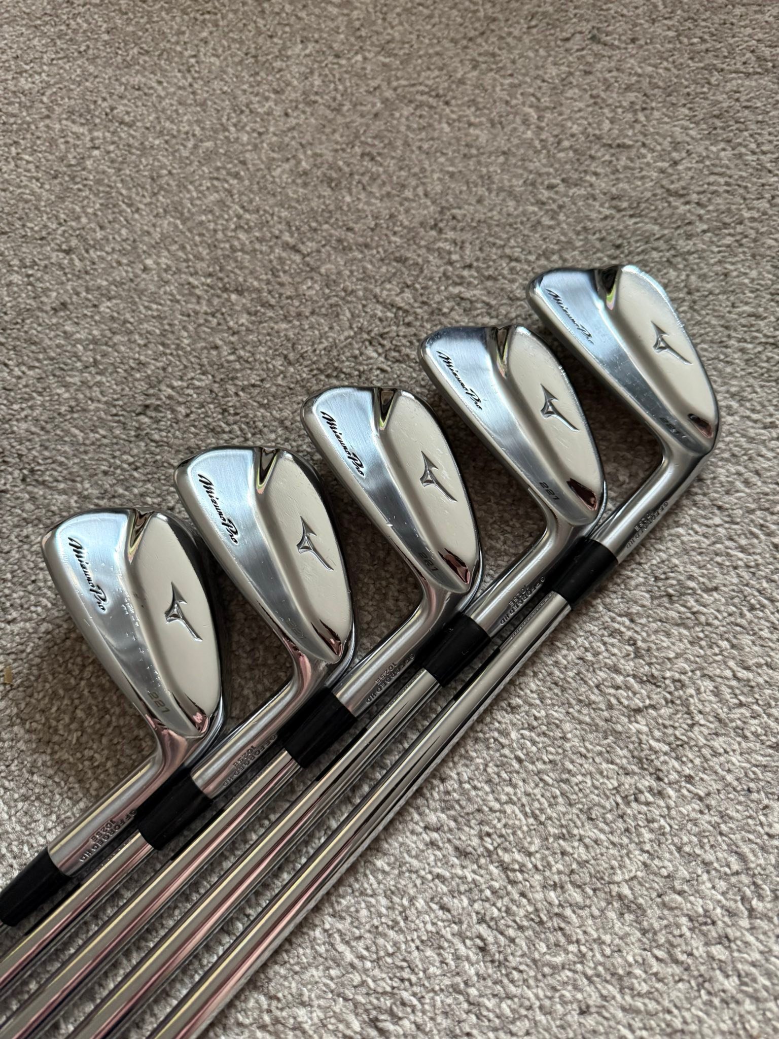 Mizuno Pro 221 blades Nippon Modus3 tour120 S shafts. Full iron 