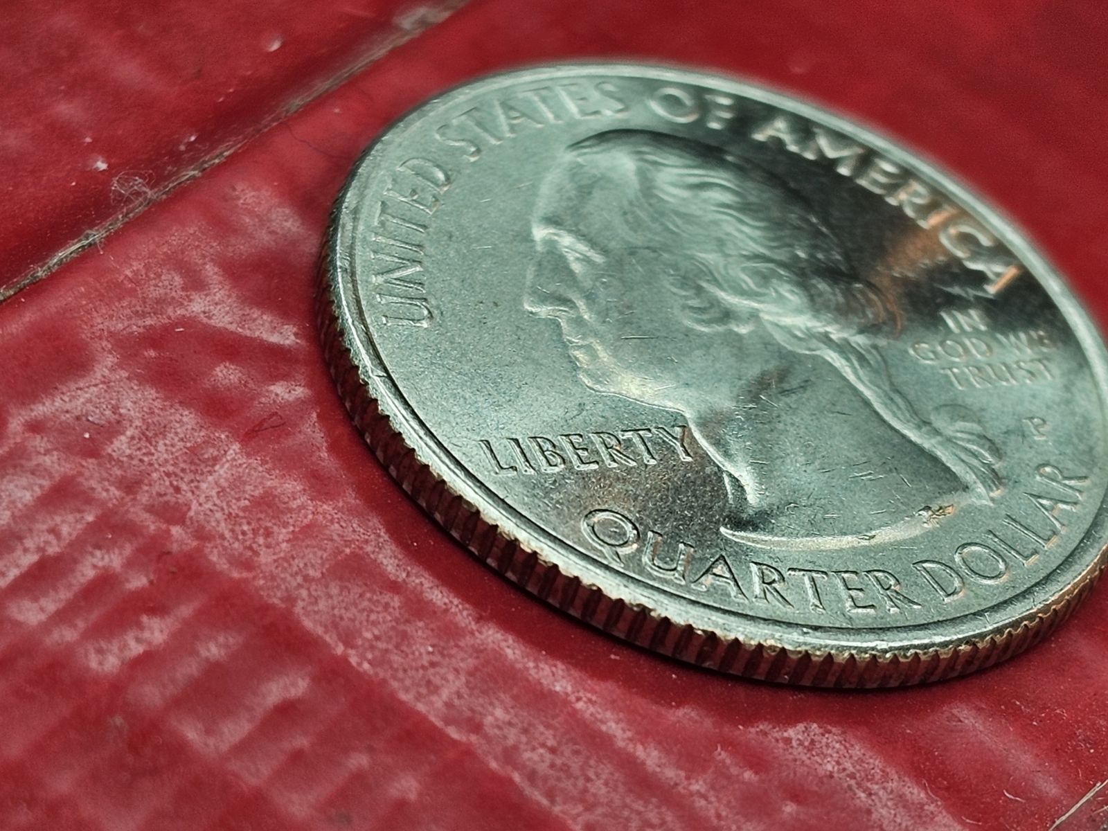 2018-p apostle islands quarter with raised anomaly?