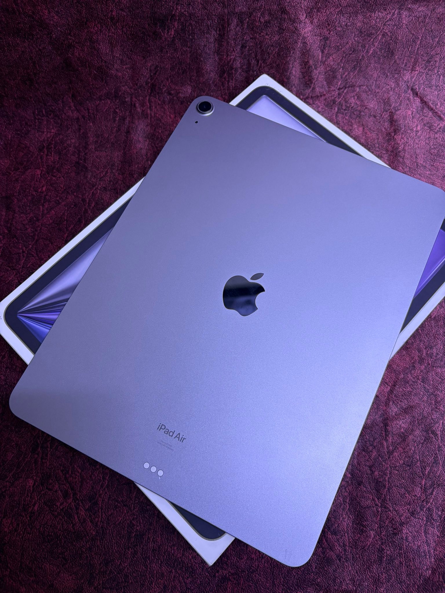 Slightly used Ipad air M2 256gb 13 inches size Wifi Battery 100 