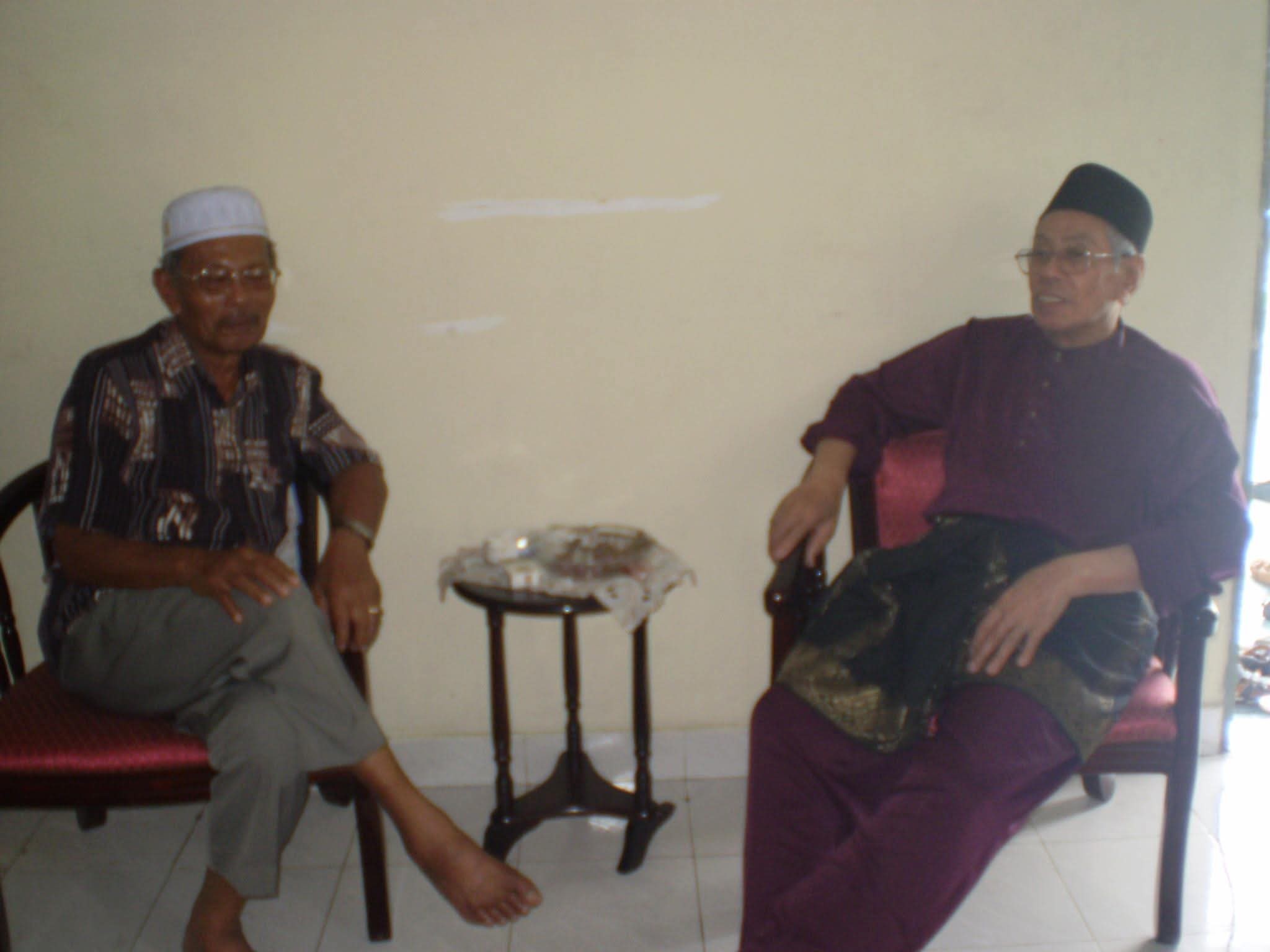 Rashida - Arwah abah (kiri) & arwah Pak Uteh (berbaju Melayu siap ...