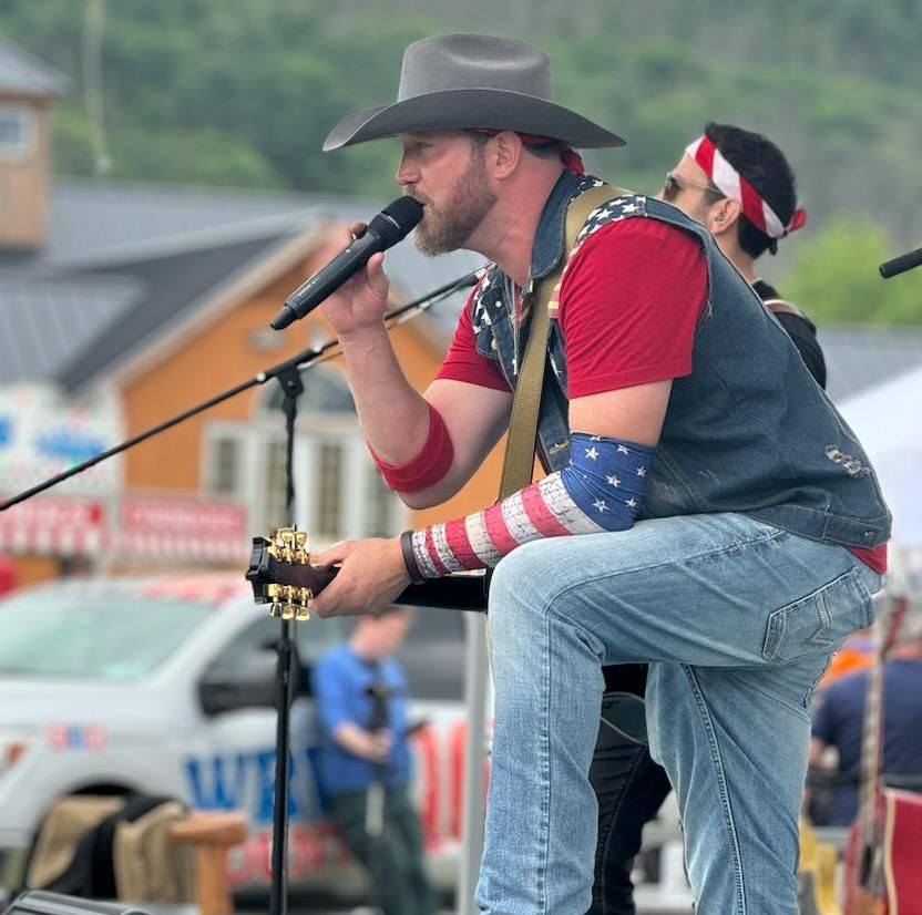 Robby Valentine (@Robbbyvalentine) • Facebook