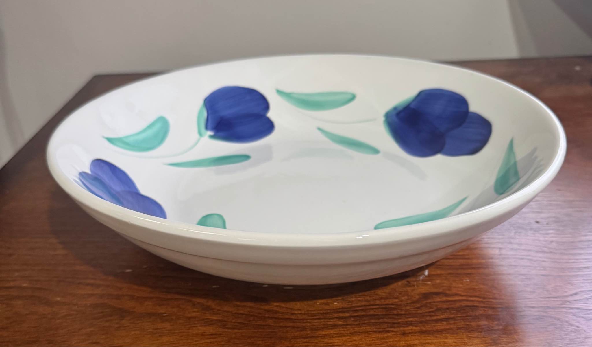 This is a vintage ceramic La Primula pasta serving bowl with a