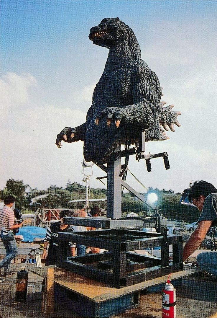 S.H.MonsterArts ビオランテ 「ゴジラvsビオランテ」 A brief behind the scenes of 1989's GODZILLA VS BIOLLANTE.