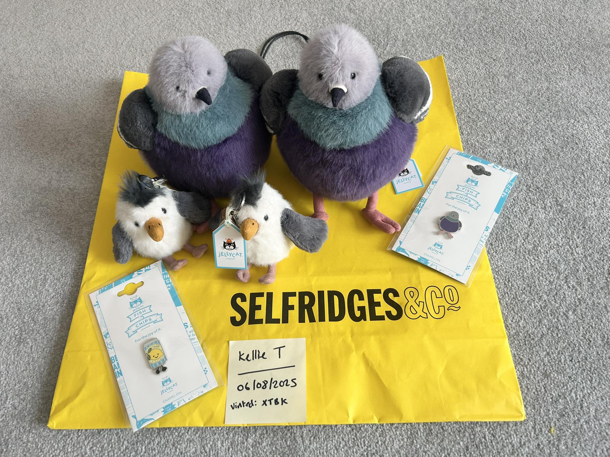 Jellycat Pigeon with exclusive Jellycat pin badge now available ??