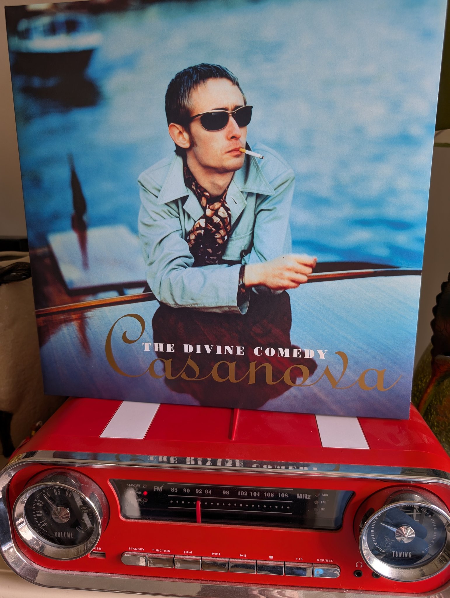 Milla's album The Divine Comedy review