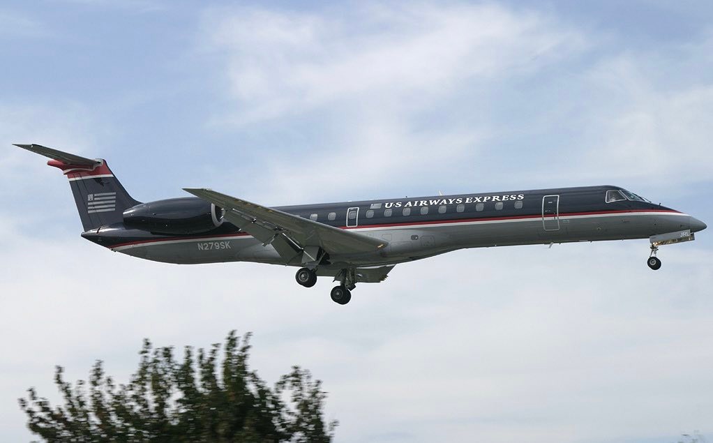 TakeOff - Embraer ERJ-175(LR) - American Eagle - (N138HQ)