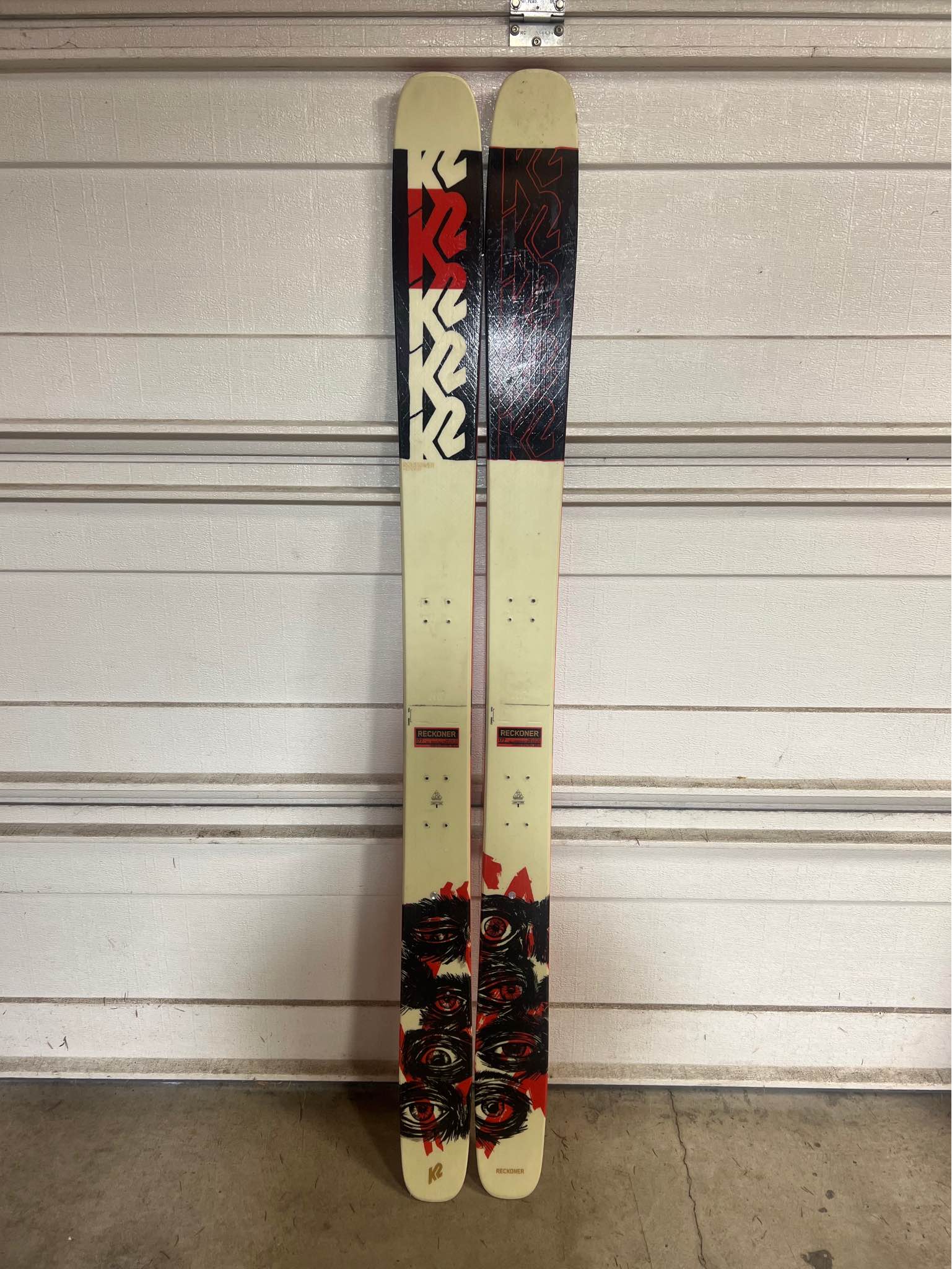 K2 Reckoner 112. 177cm long. Mounted once with jesters. No core 