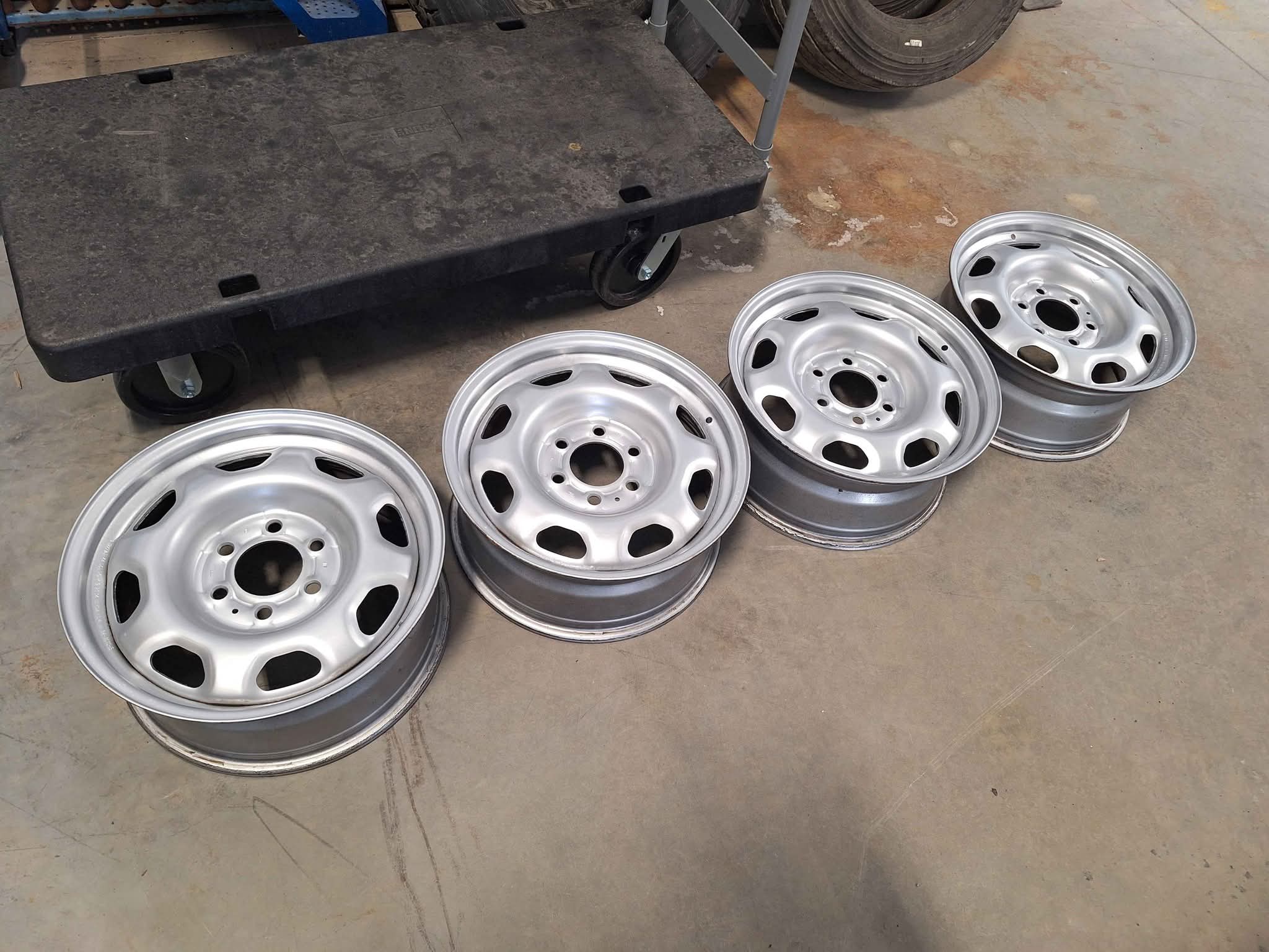 rat rod QUEBEC | 4 rims 17x7 6x135 original F150 très droit, propre ...