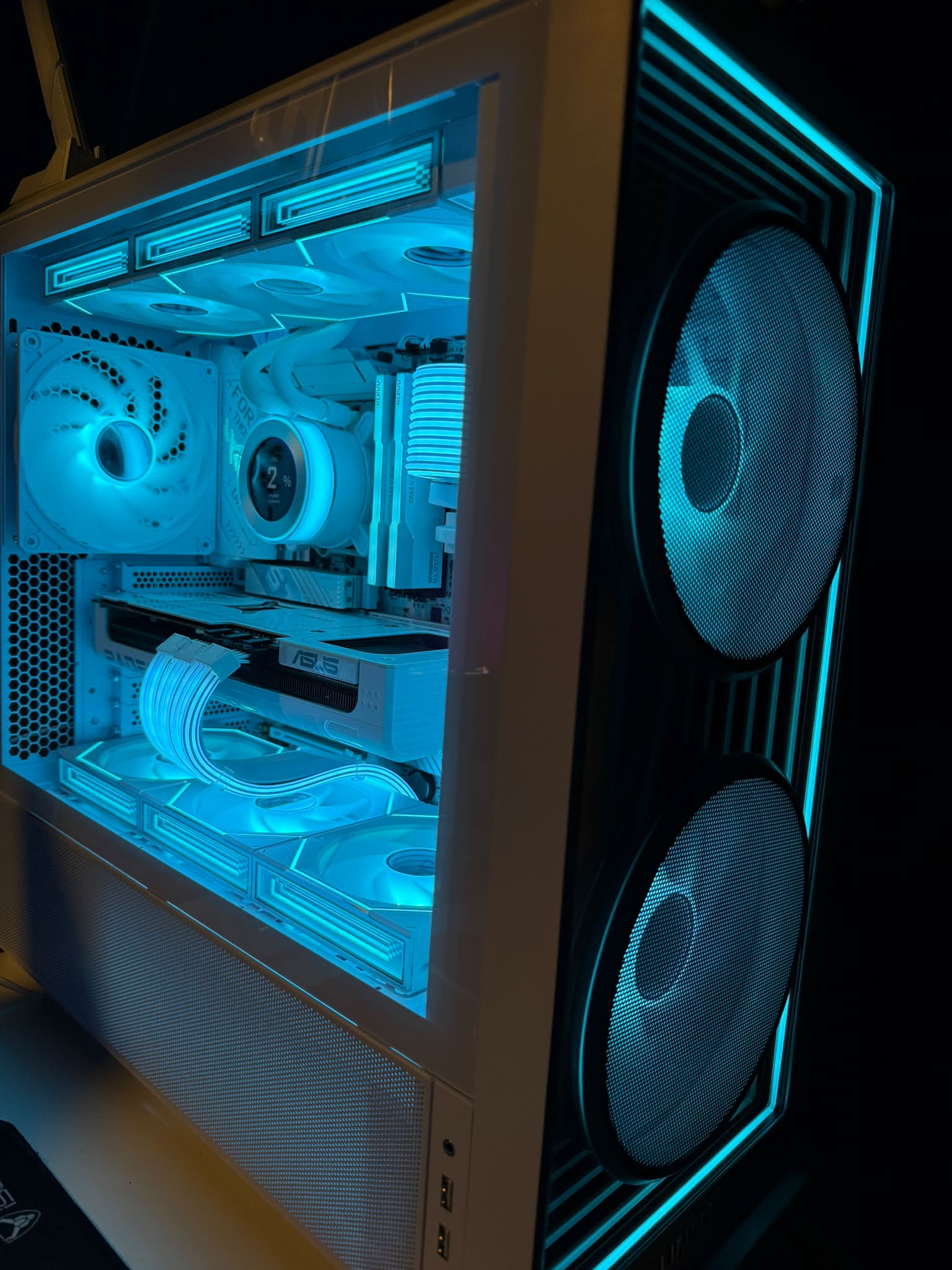 Lian Li PC build with Asrock Steel Legend and Ryzen 7 9800x3d
