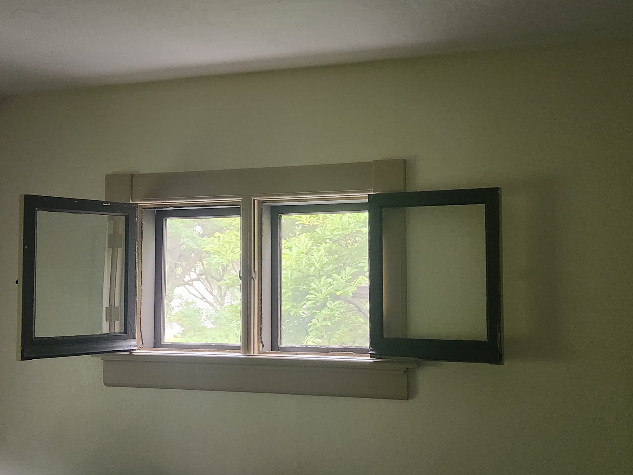 Our Old House | Ideas for window treatments for casement windows that ...