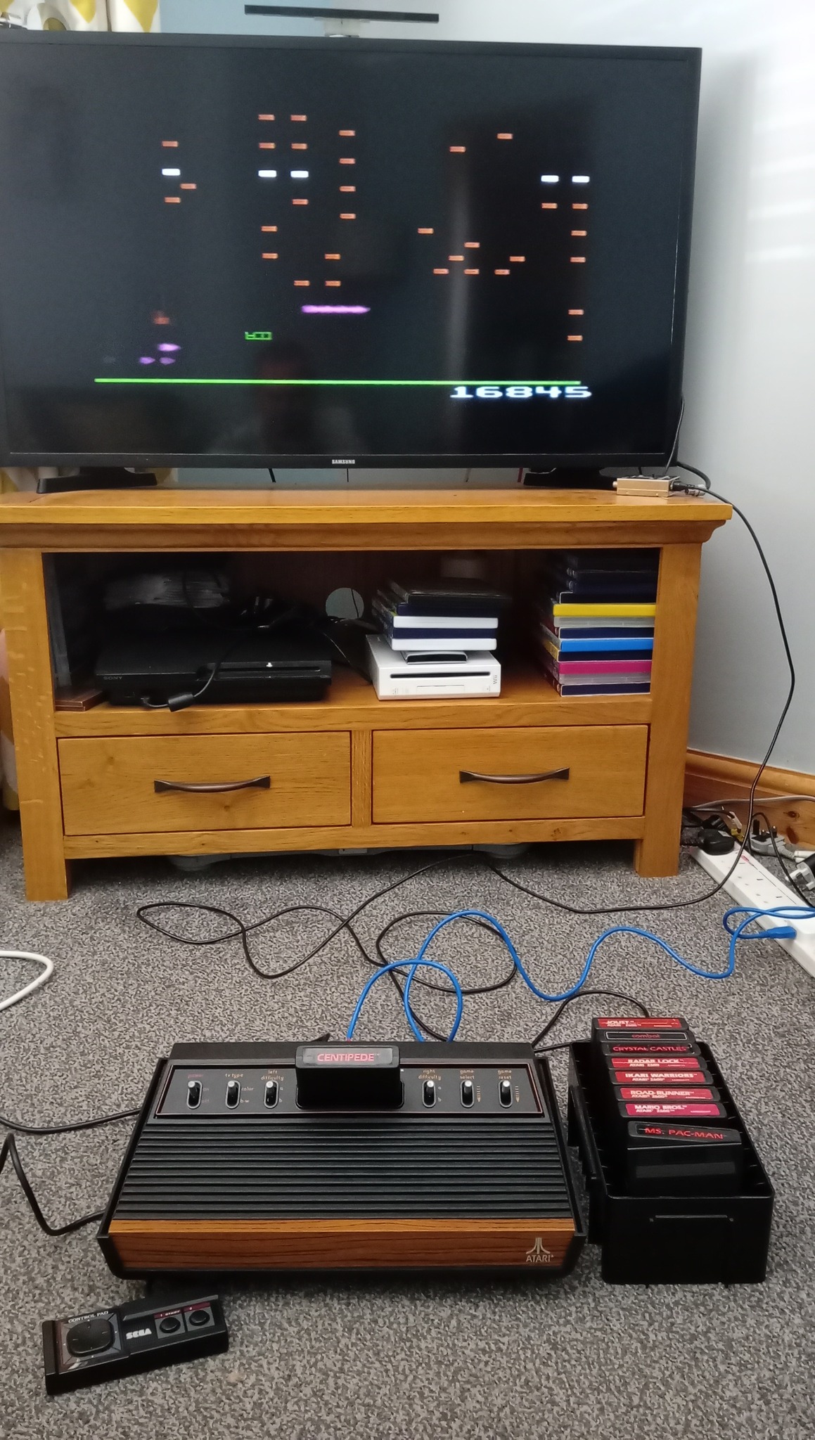 I can confirm that a pair of 1980's Sega Joypads model 3020 work