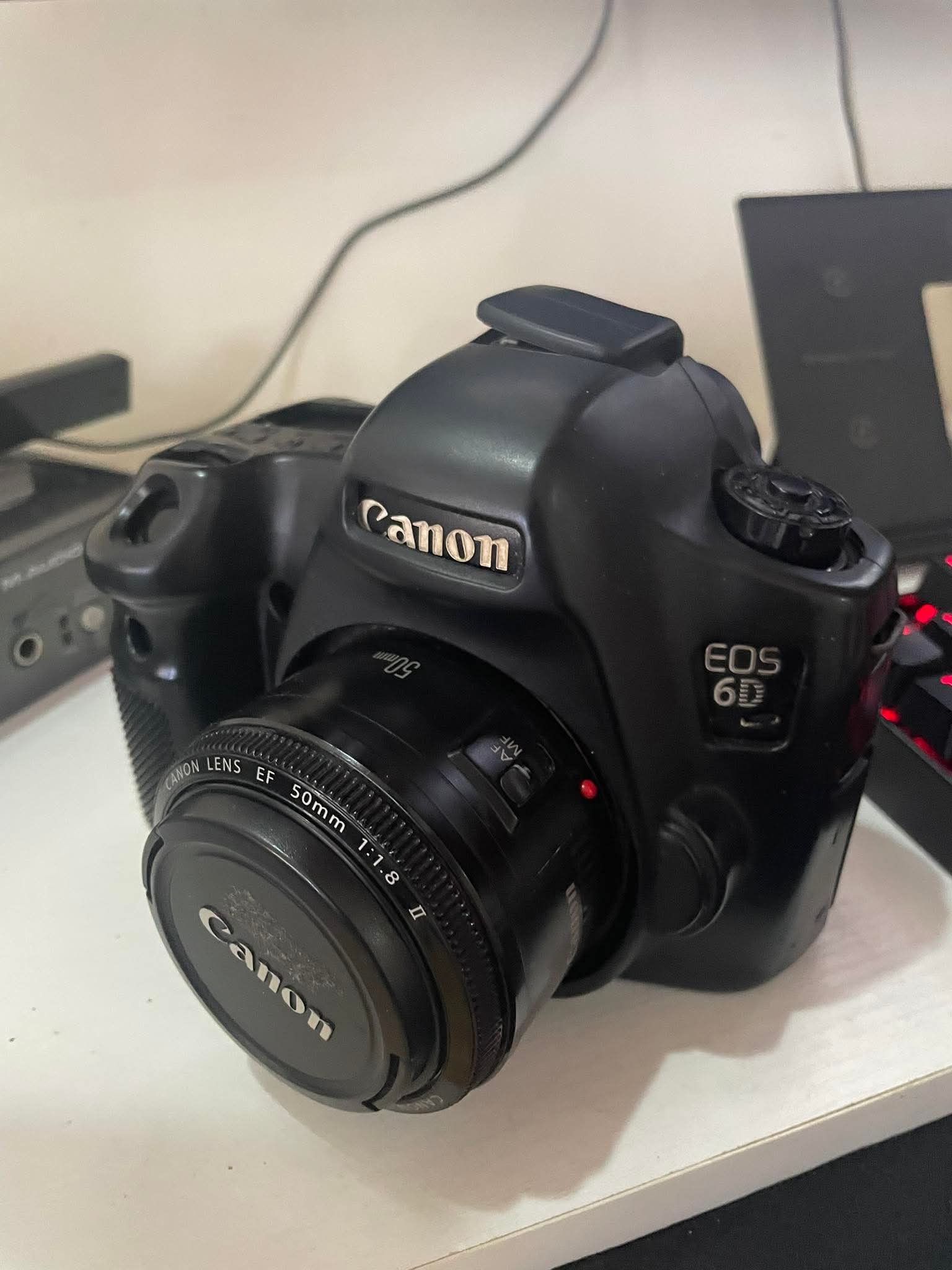 Canon EOS 6D Mark II + 50mm + tc-80n3