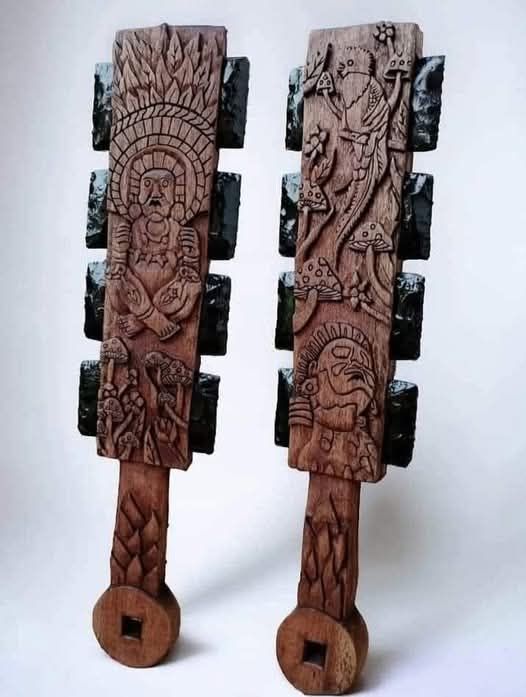 Scott - The **macuahuitl** (from náhuatl: *makkwawitl*, meaning macana ...