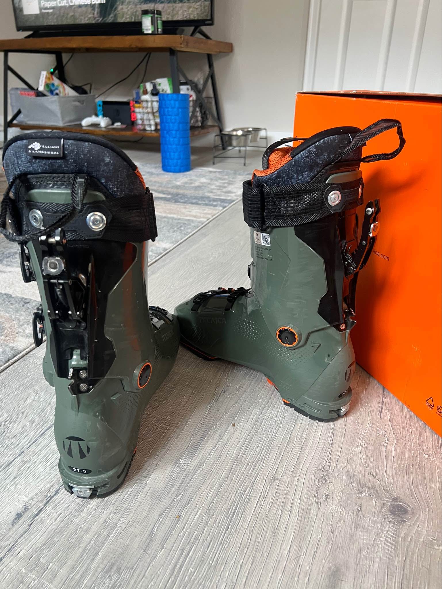 ? Tecnica Cochise 120 DYN GW Ski Boots – Like New! ? Price: $300 