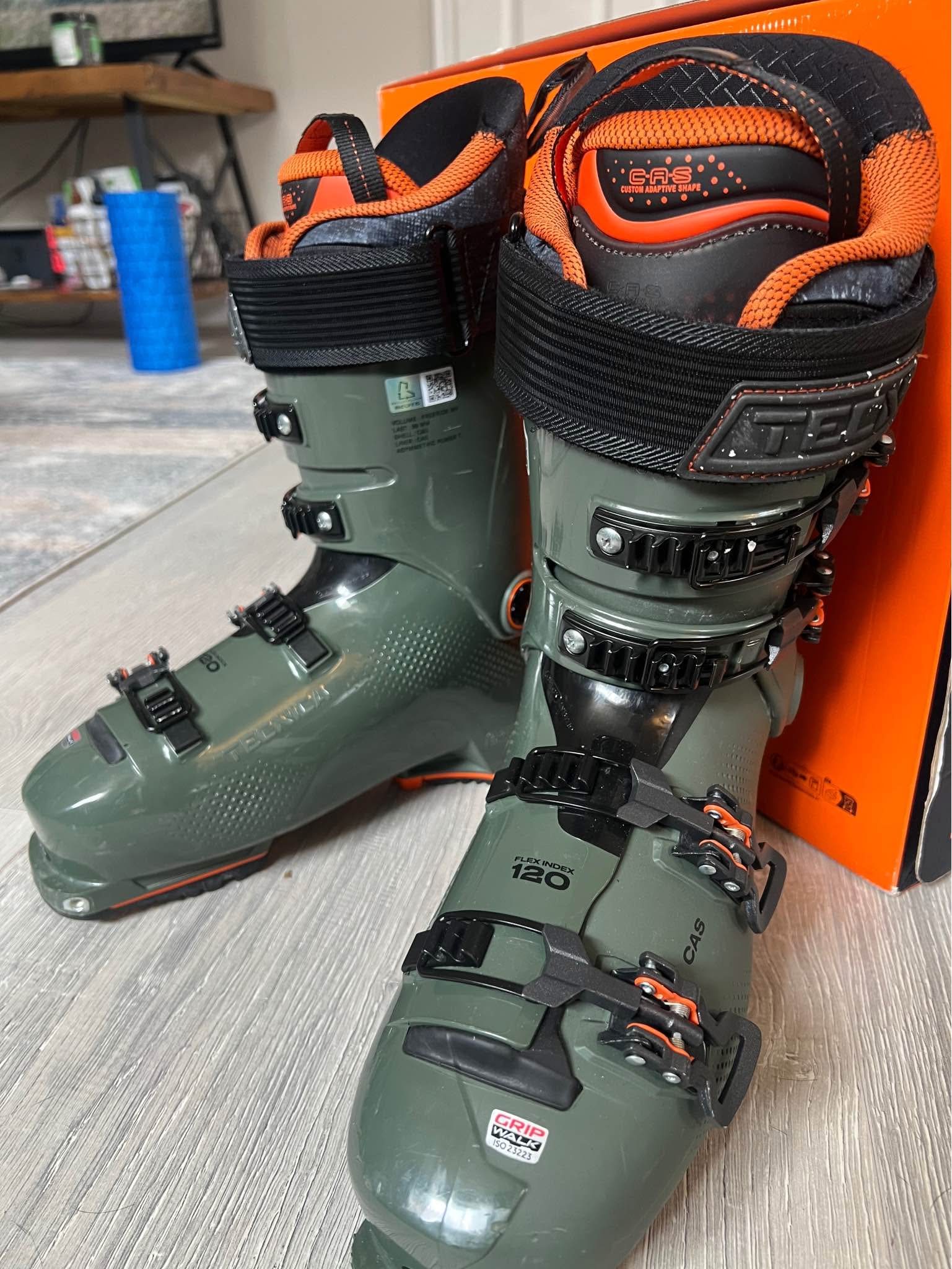 ? Tecnica Cochise 120 DYN GW Ski Boots – Like New! ? Price: $300 