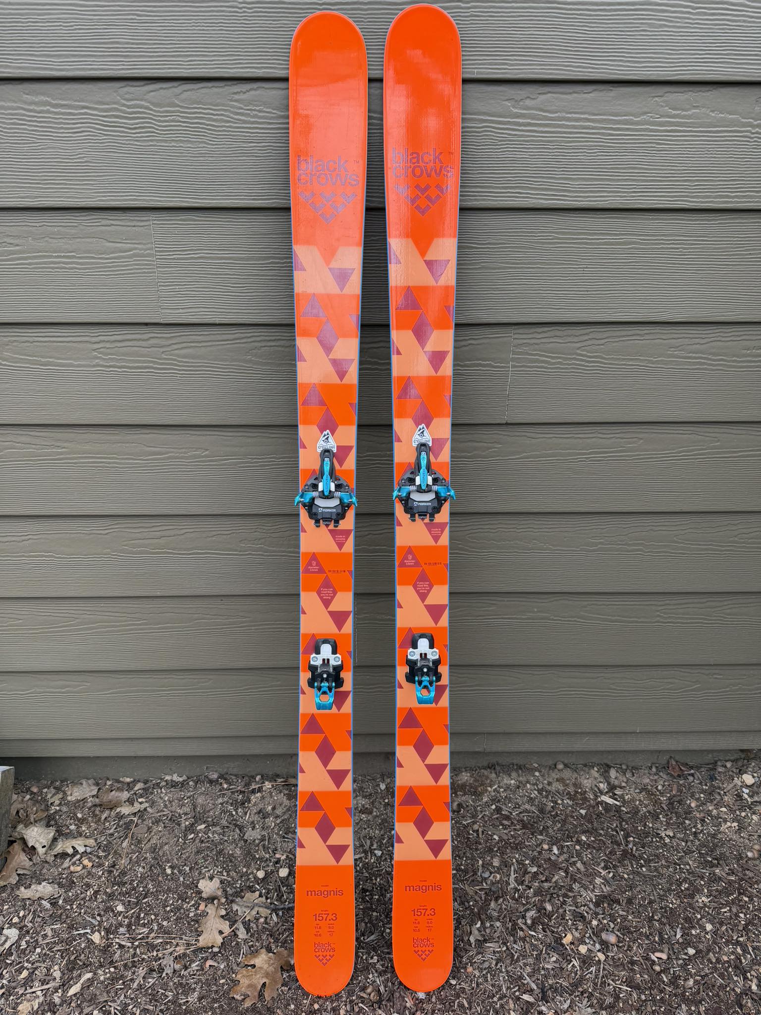 177 black crow atris and design 22 telemark bindings. Both in 