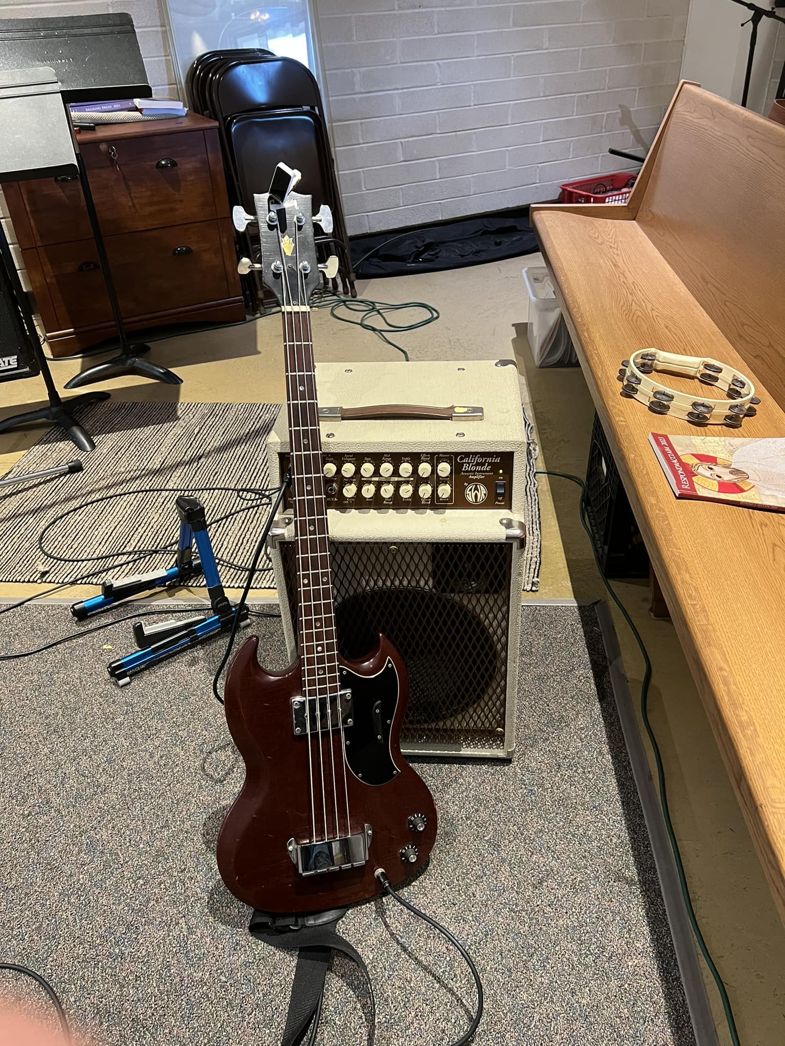 ベース Epiphone EB-0 mod Odd Mods with Chris. I got this beat up