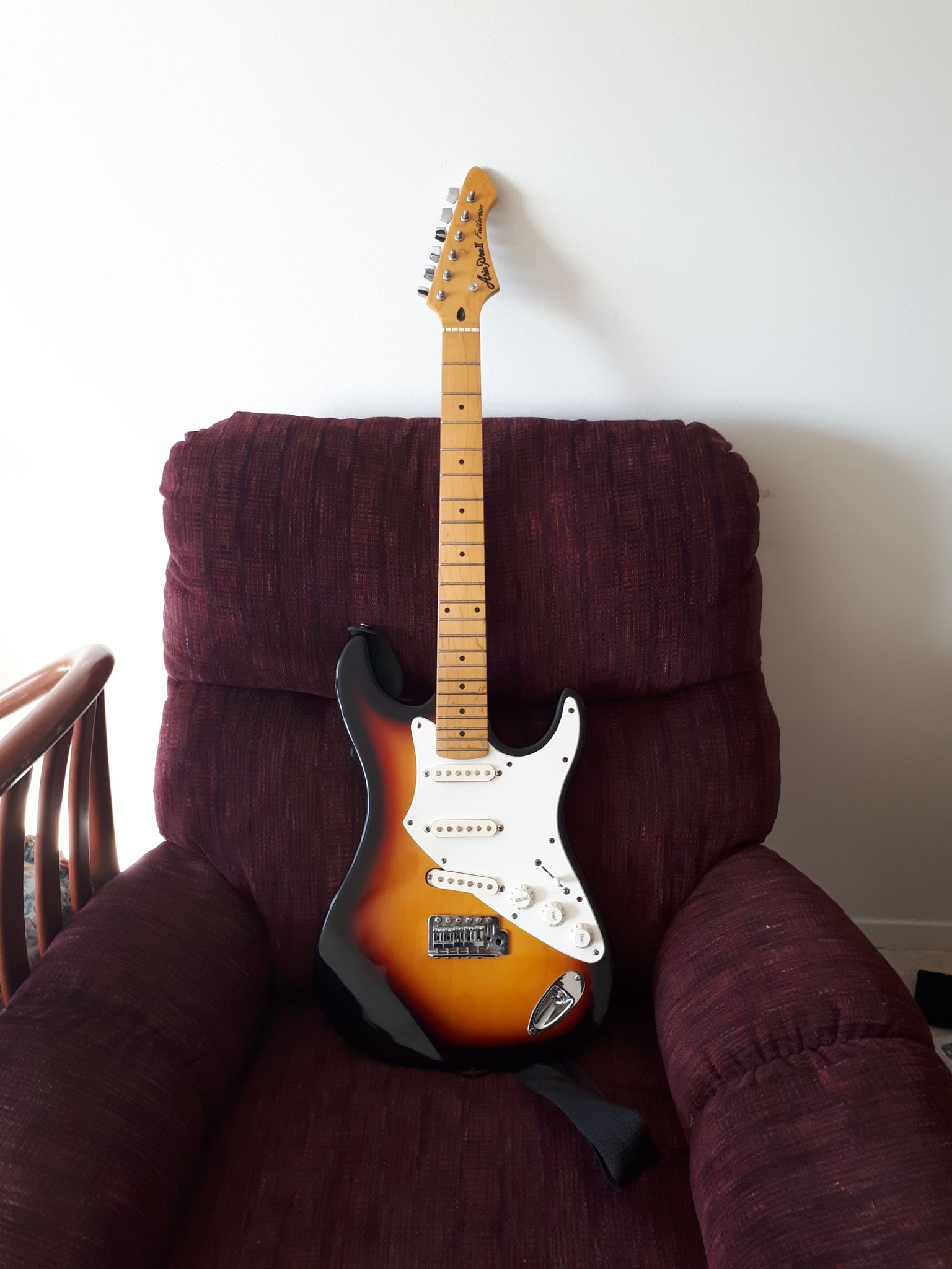 Preloved used ARIA PRO II Magna series High end Wilkinsons bridge