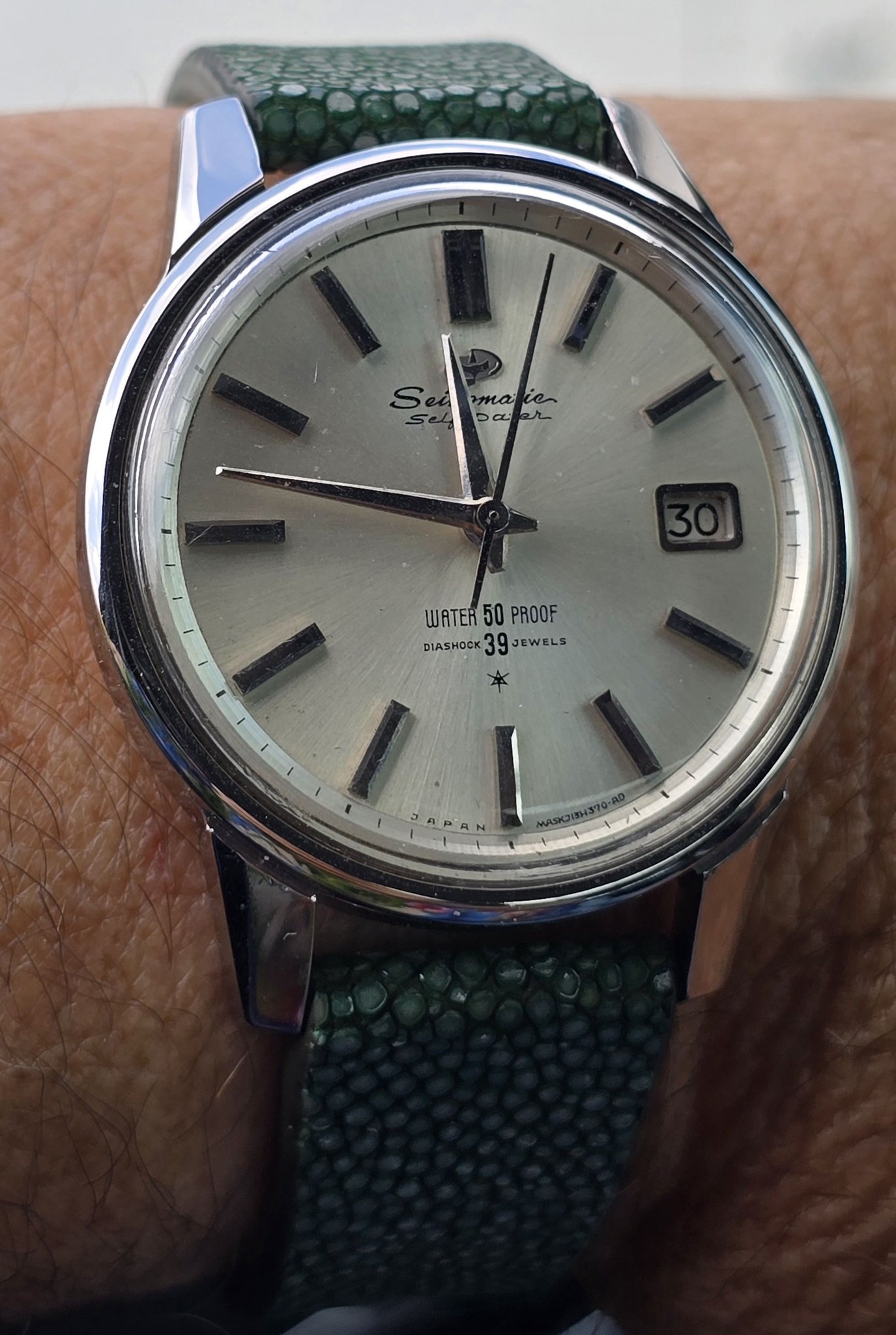 Seiko Seikomatic self-dater watch with 39 jewels and cap gold