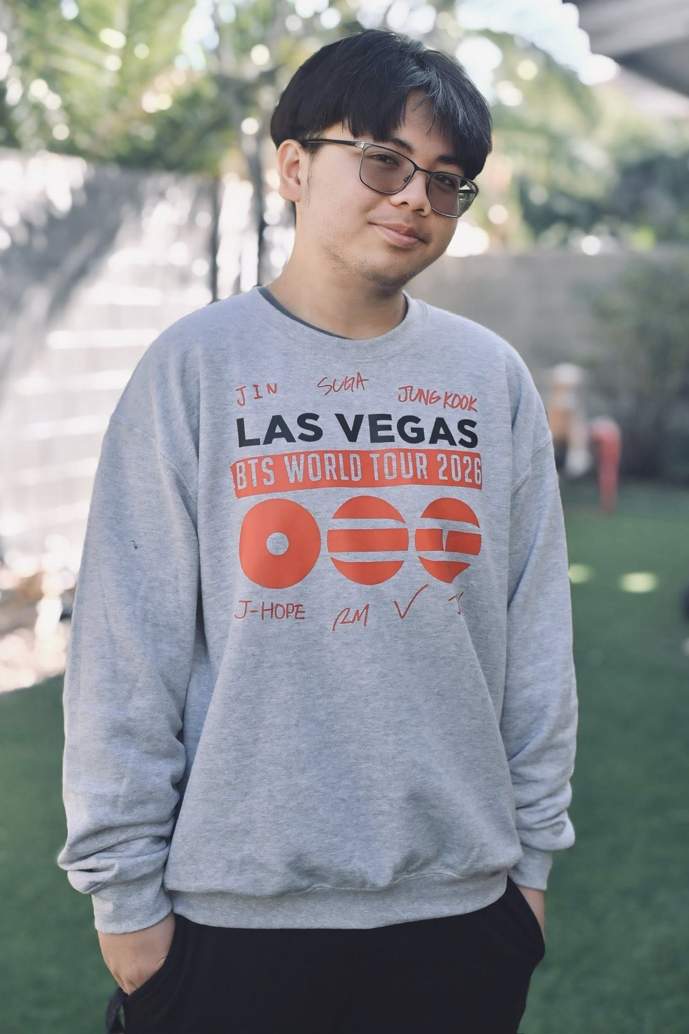 Las Vegas BTS pop-up merchandise availability for gray or black t