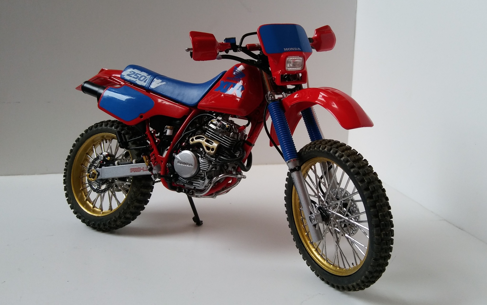 Customized 1991 Honda XLR 250 model conversion