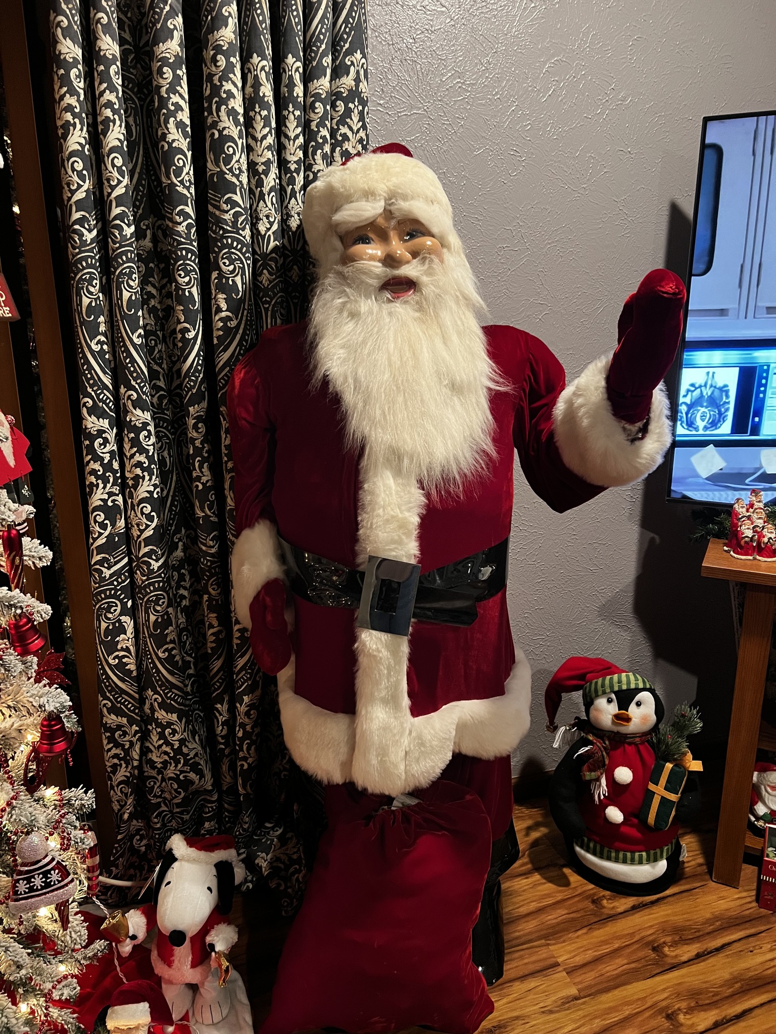 Vintage 7up store display Santa Claus figurine